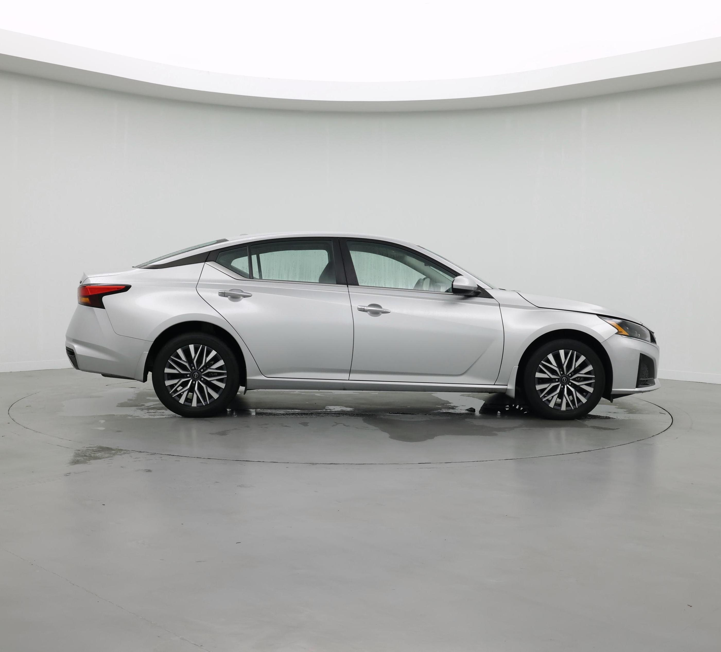 Thumbnail: 2023 Nissan Altima - 7
