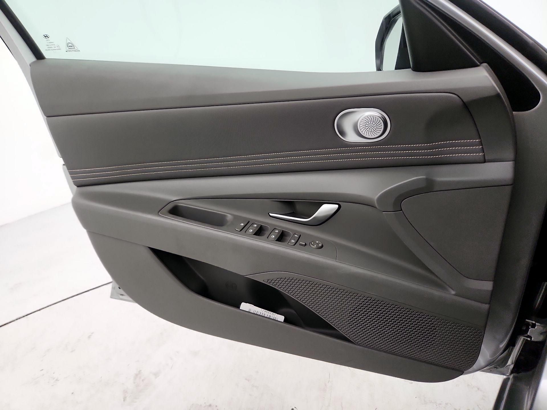 Thumbnail: 2021 Hyundai Elantra - 12