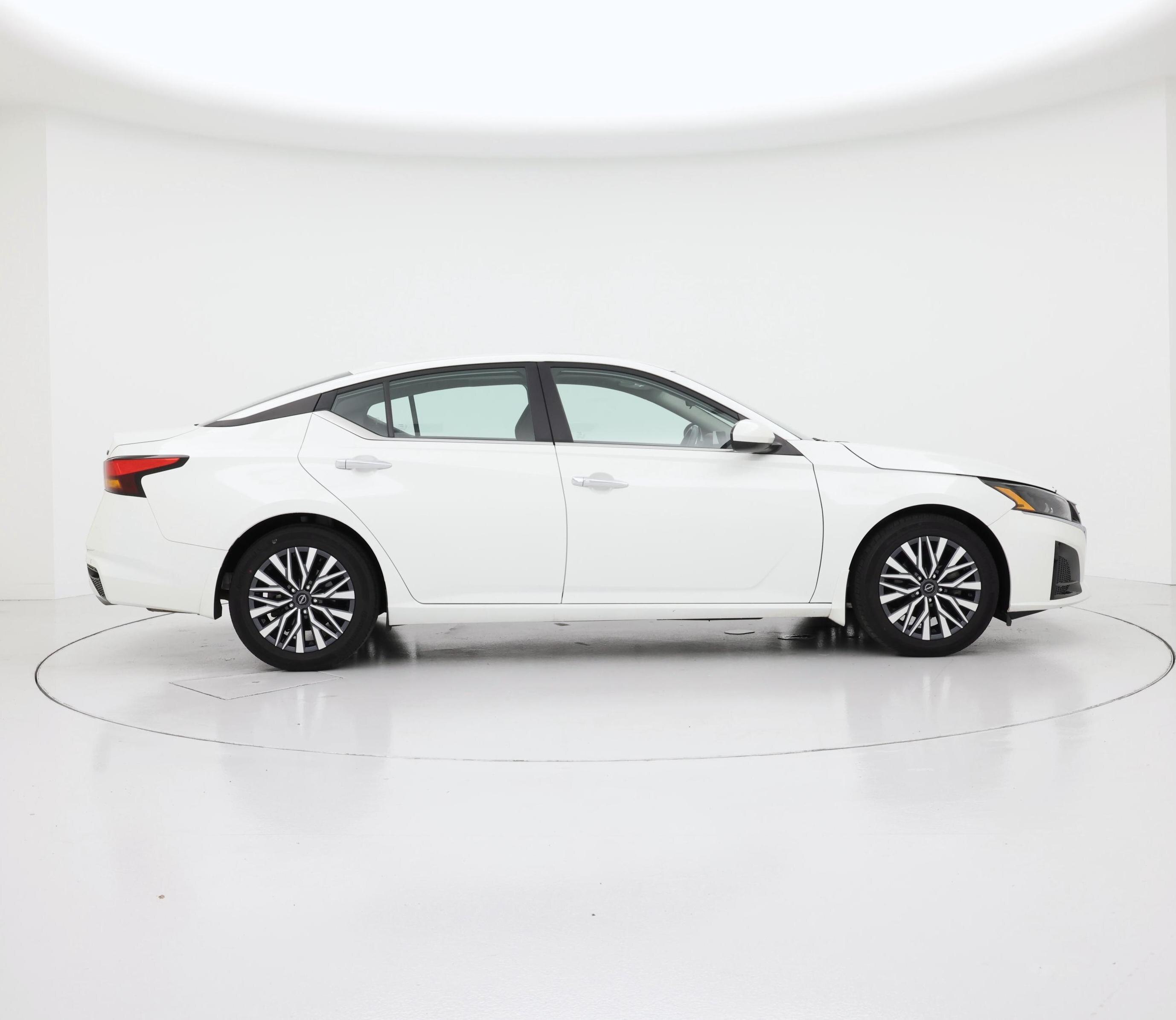 Thumbnail: 2023 Nissan Altima - 7