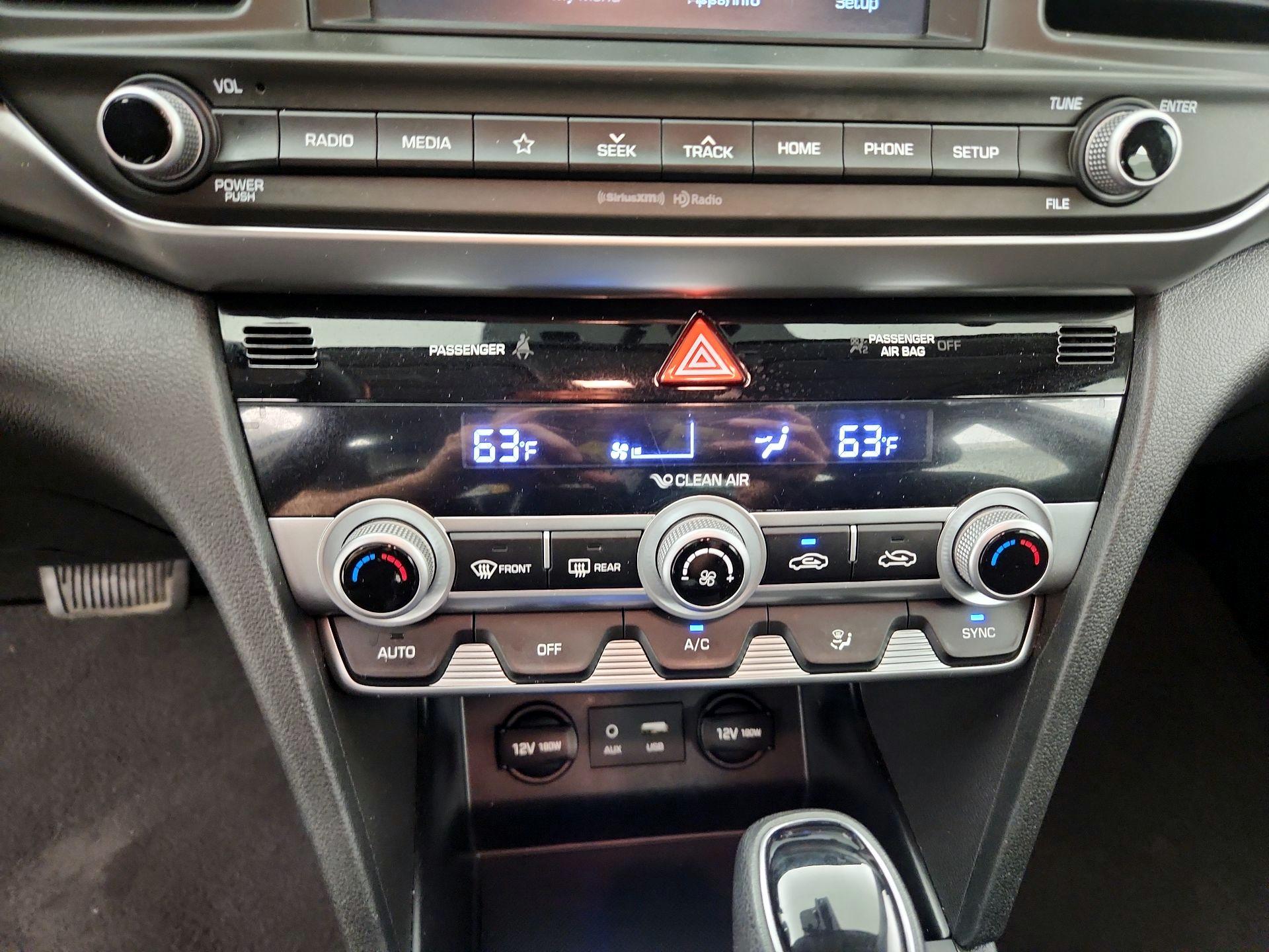 Thumbnail: 2020 Hyundai Elantra - 16
