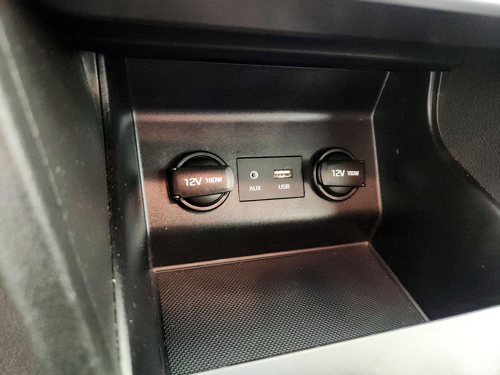 Thumbnail: 2020 Hyundai Elantra - 18