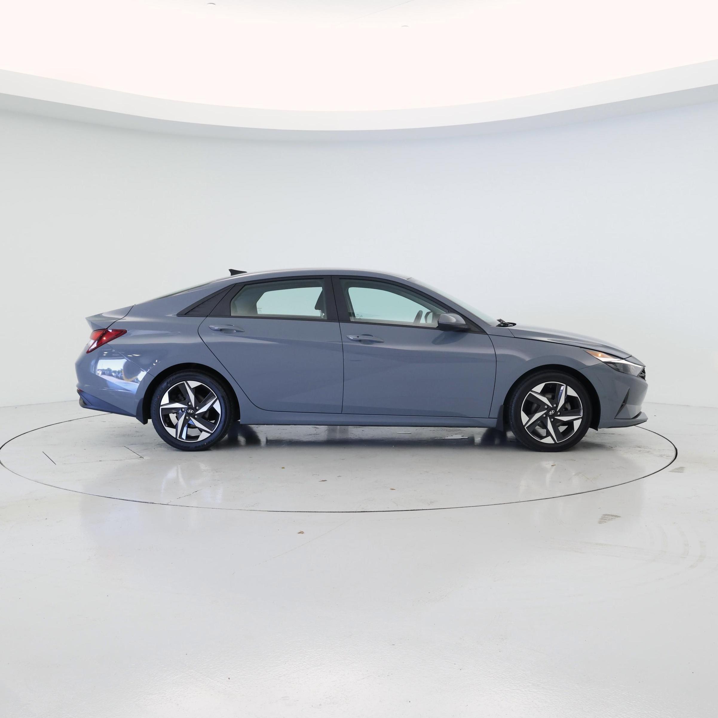 Thumbnail: 2023 Hyundai Elantra - 7