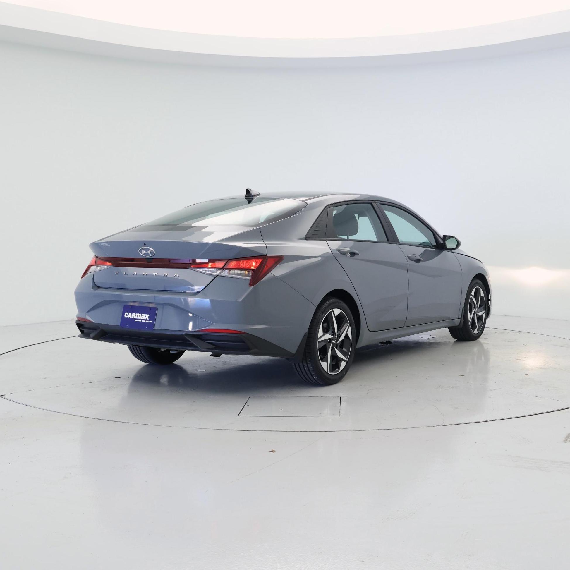 Thumbnail: 2023 Hyundai Elantra - 8