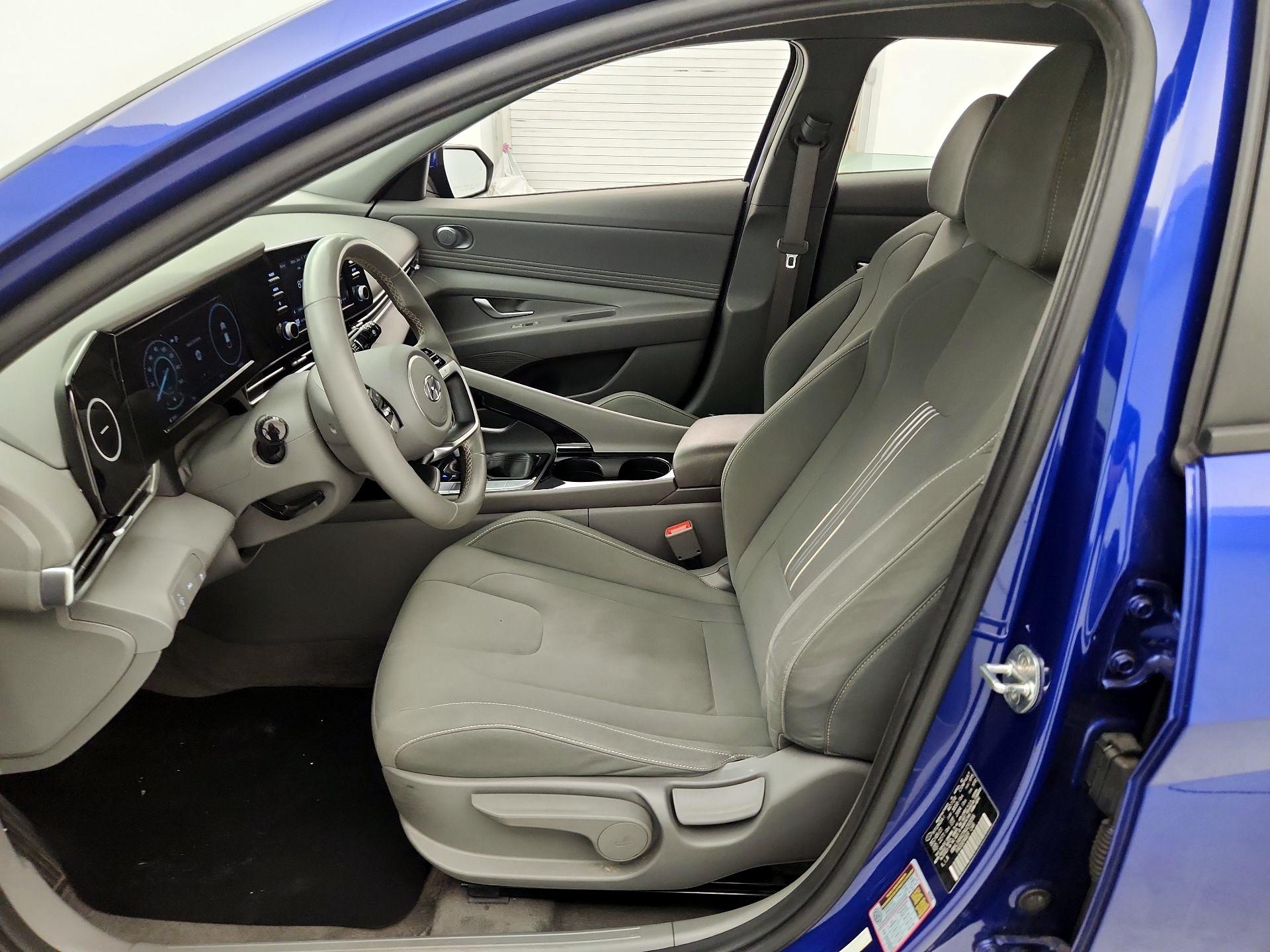 Thumbnail: 2022 Hyundai Elantra - 11