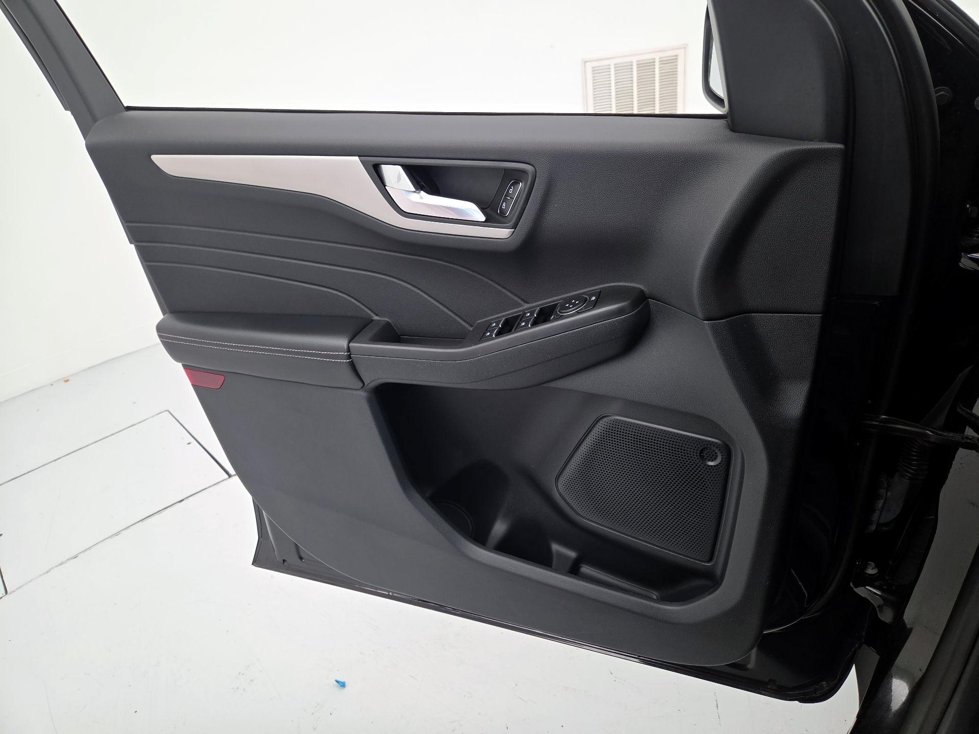 Thumbnail: 2021 Ford Escape - 12