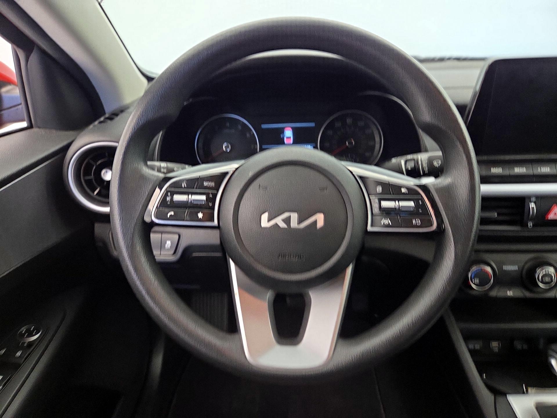 Thumbnail: 2022 Kia Forte - 10