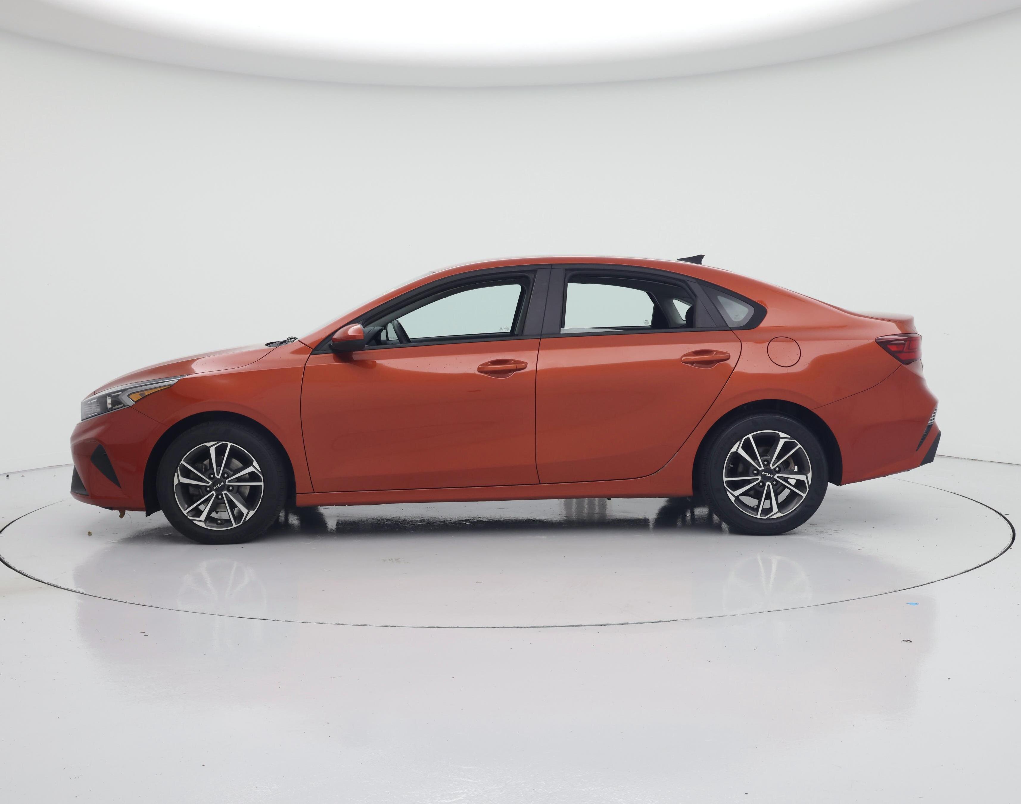 Thumbnail: 2022 Kia Forte - 3