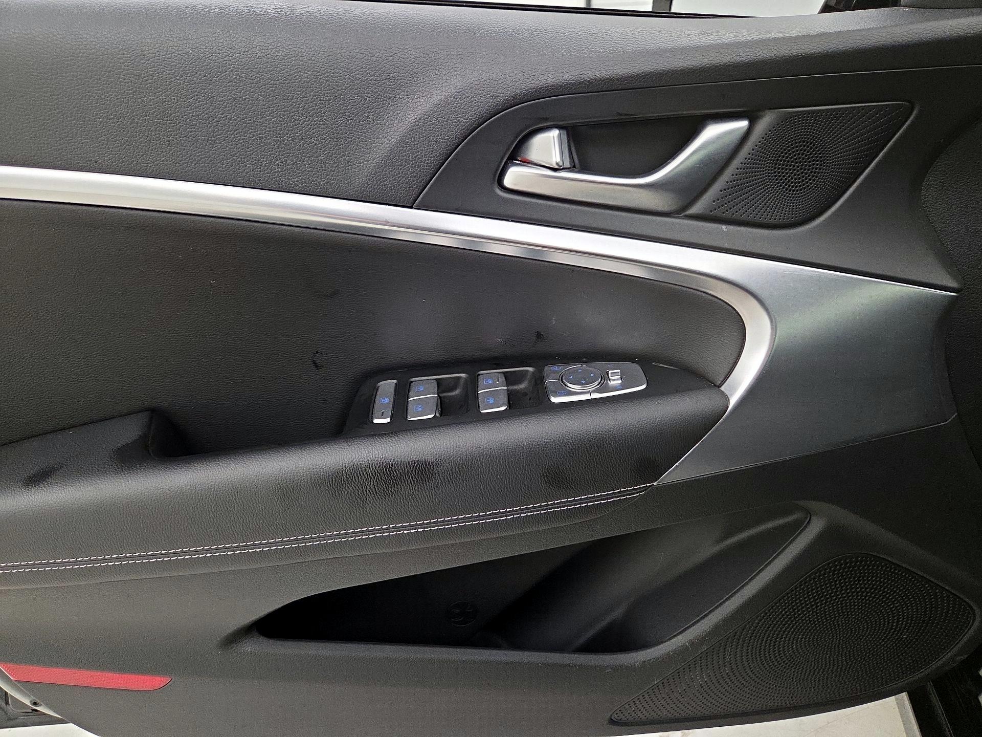 Thumbnail: 2025 Genesis G70 - 12