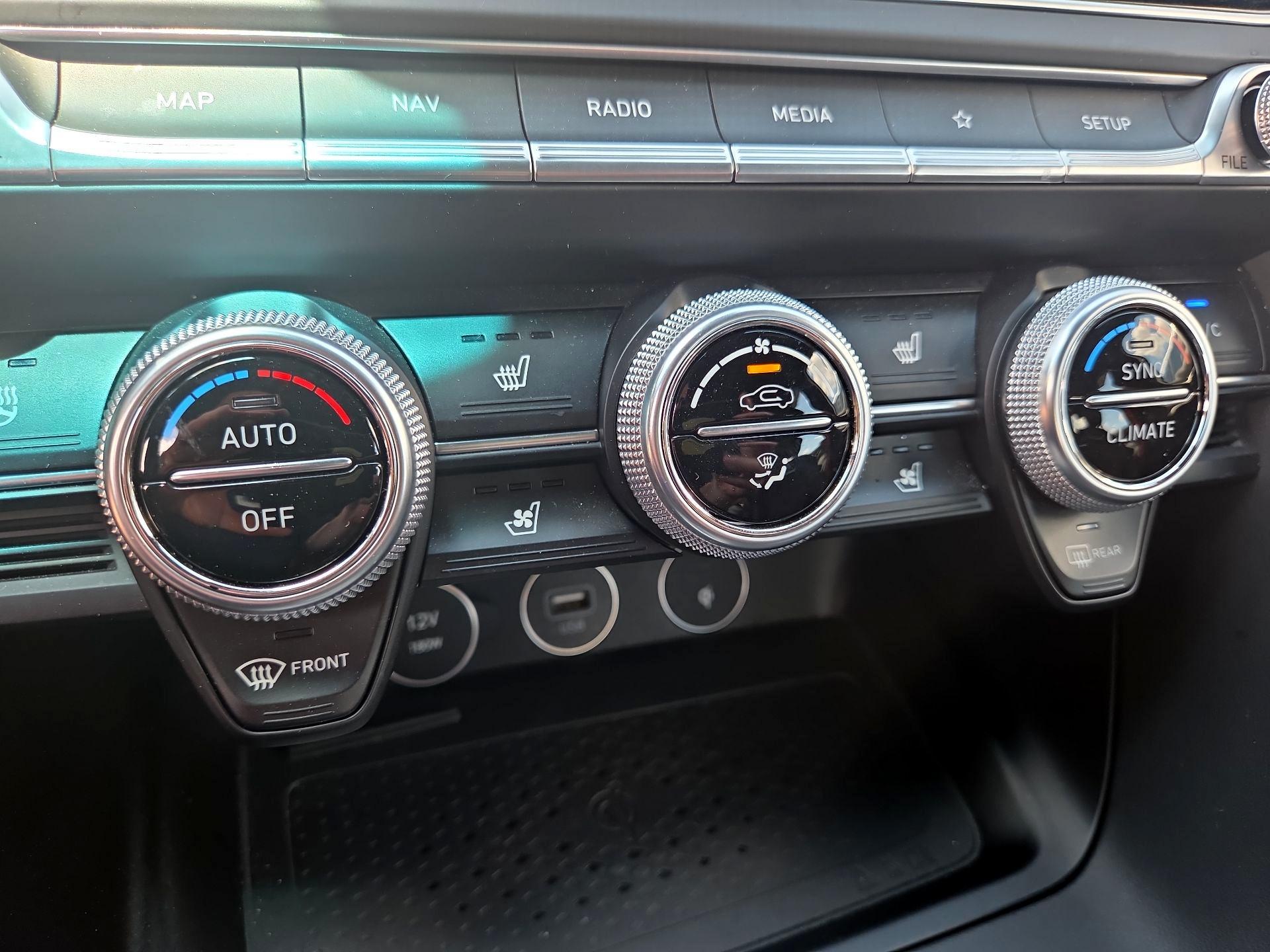 Thumbnail: 2023 Genesis G70 - 17