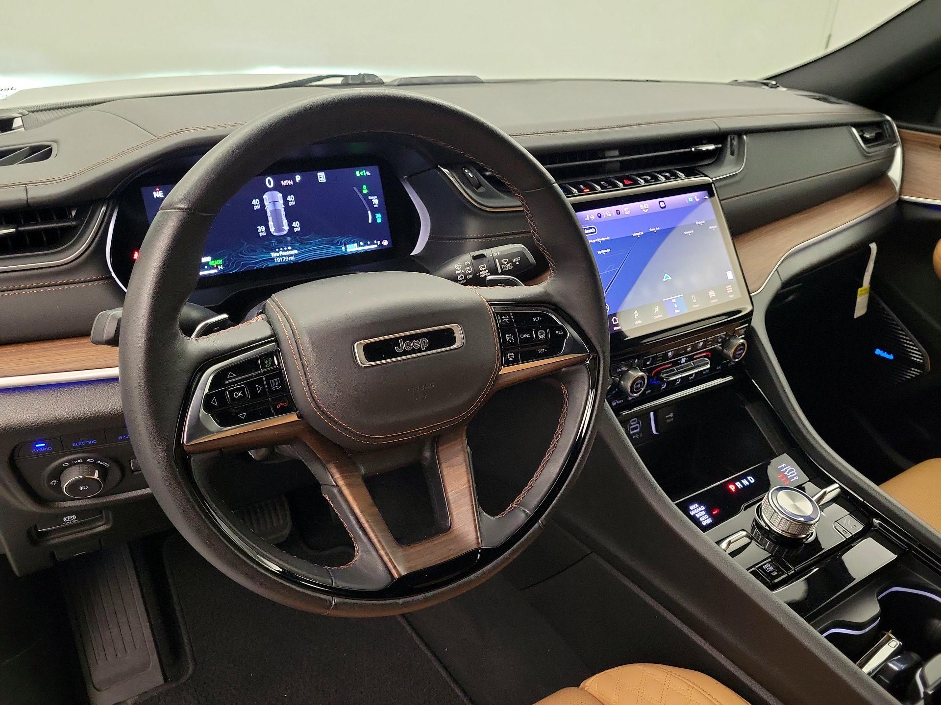Thumbnail: 2022 Jeep Grand Cherokee - 9