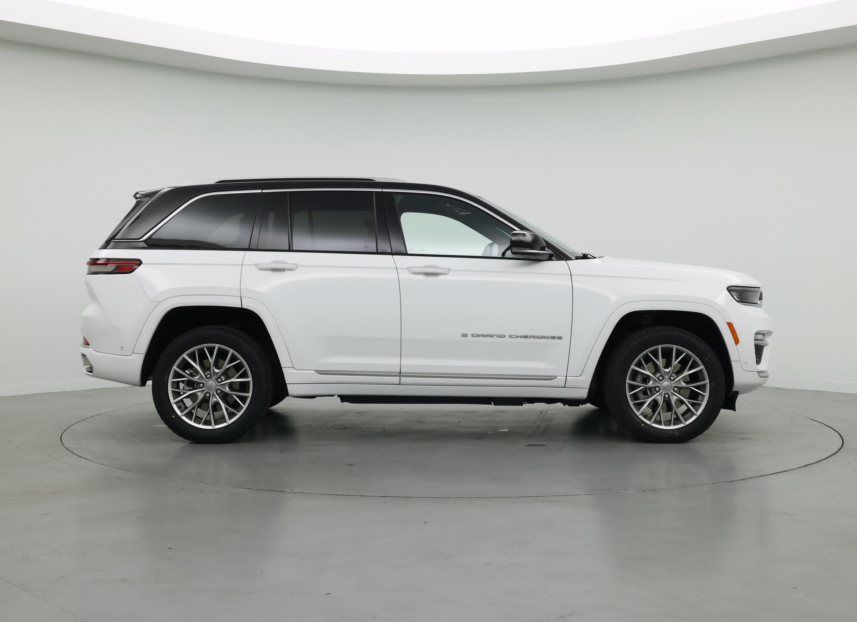 Thumbnail: 2022 Jeep Grand Cherokee - 7