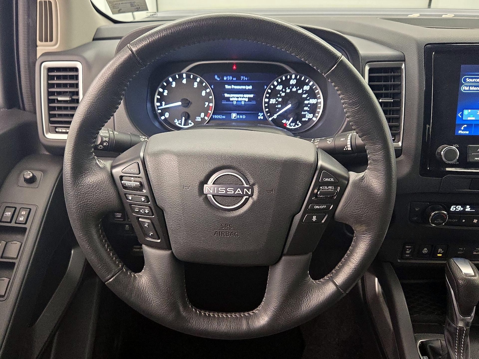 2023 Nissan Frontier SV - Photo 11