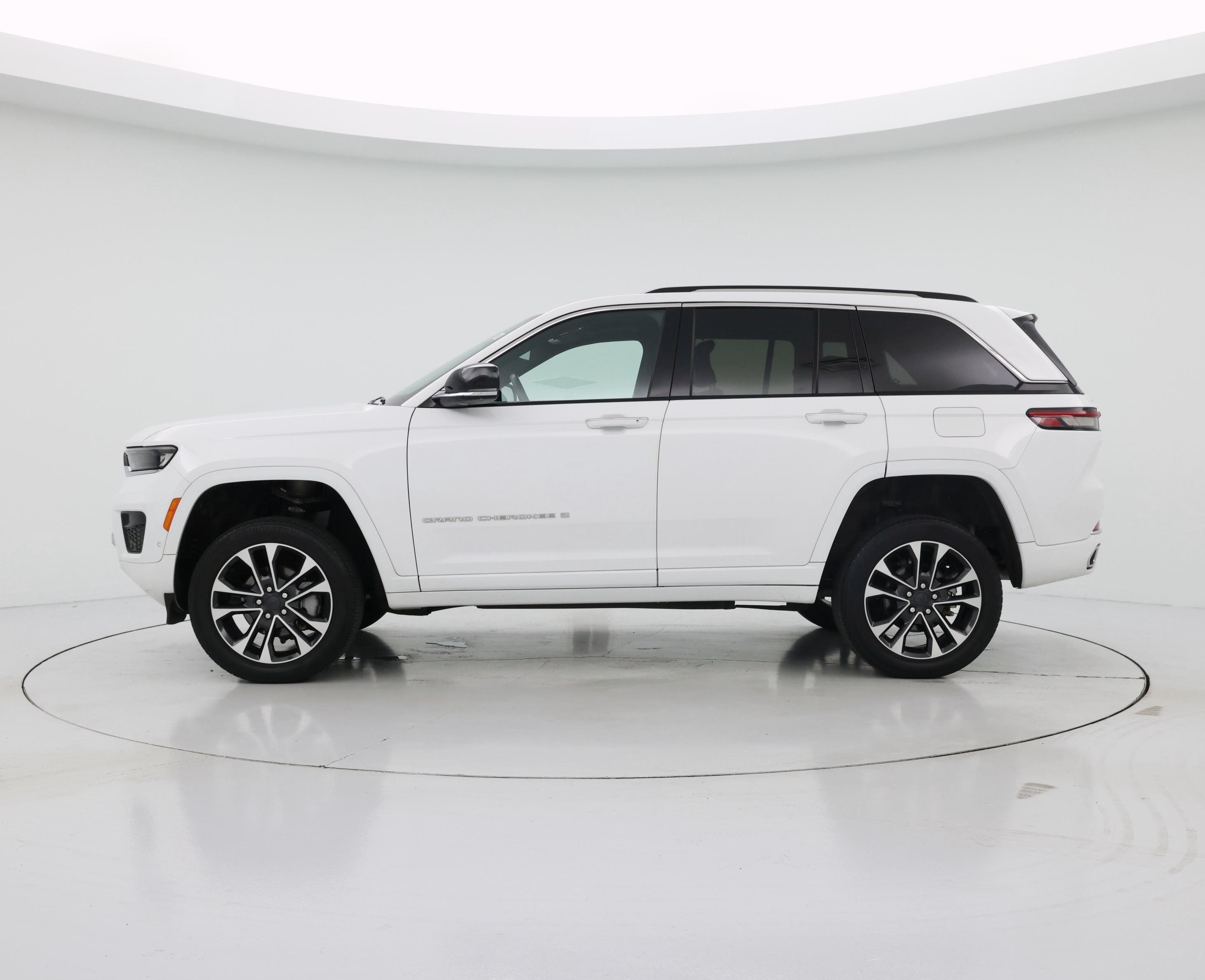 Thumbnail: 2023 Jeep Grand Cherokee - 3