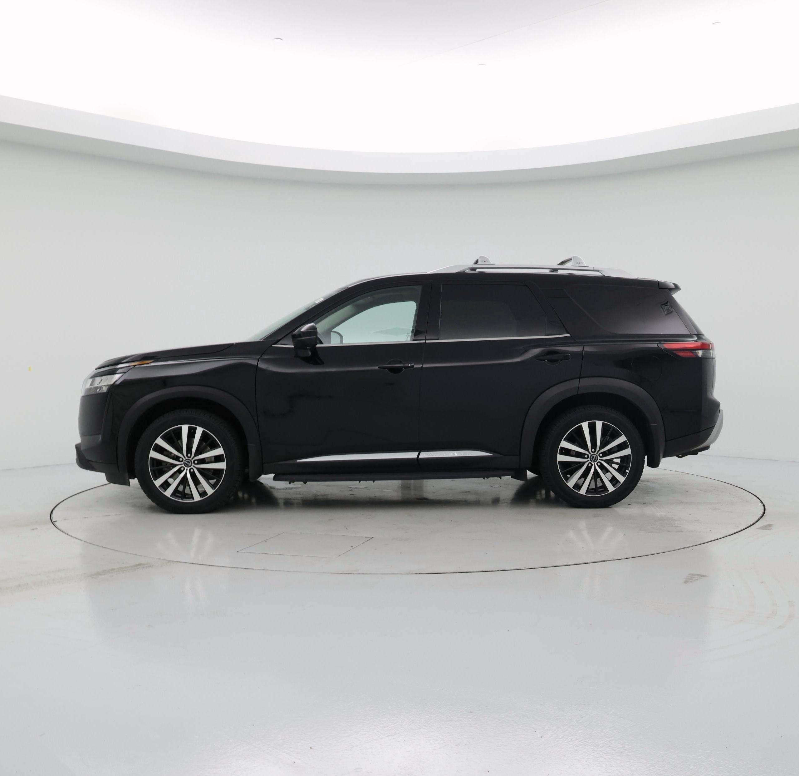 Thumbnail: 2023 Nissan Pathfinder - 3