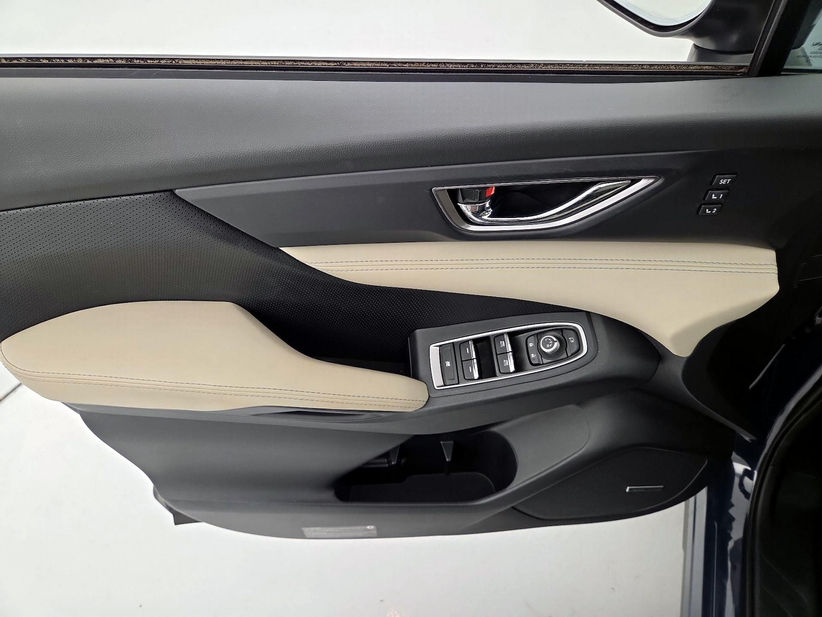 2023 Subaru Ascent Limited - Photo 13