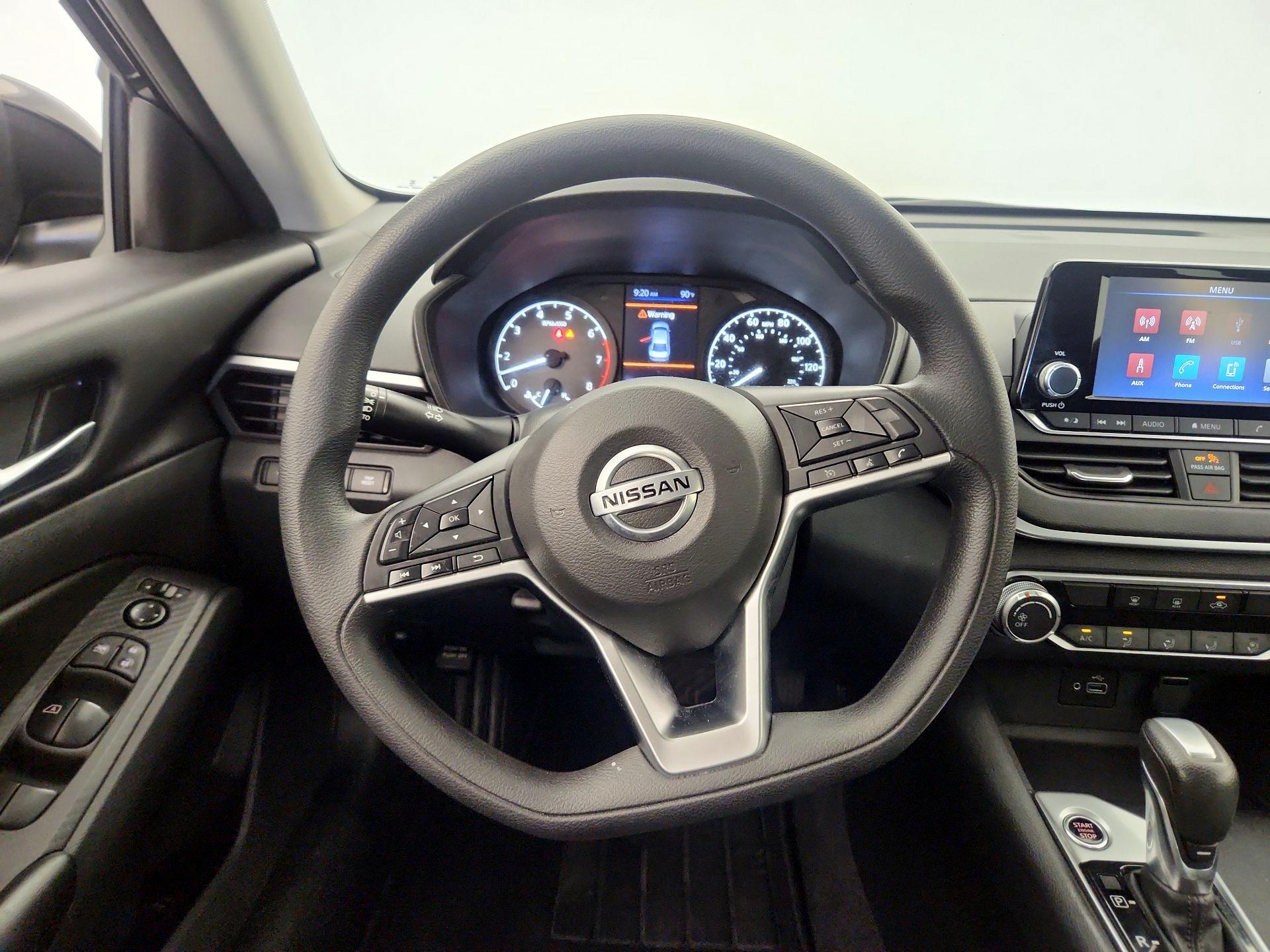 Thumbnail: 2022 Nissan Altima - 10