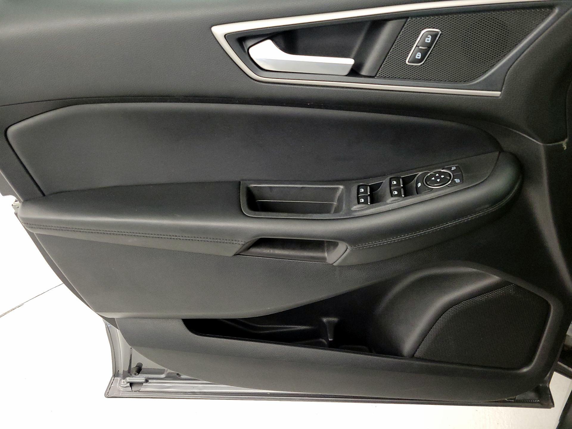 Thumbnail: 2021 Ford Edge - 12