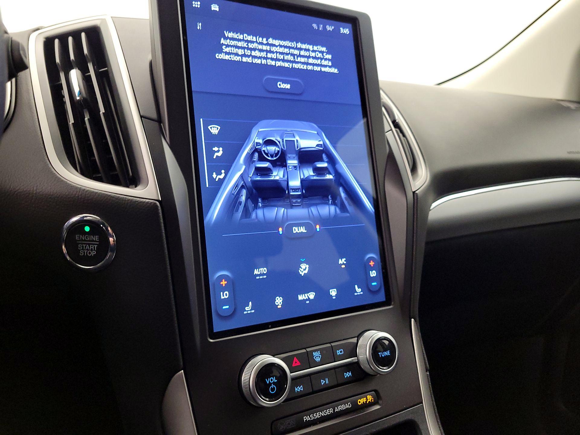Thumbnail: 2021 Ford Edge - 17