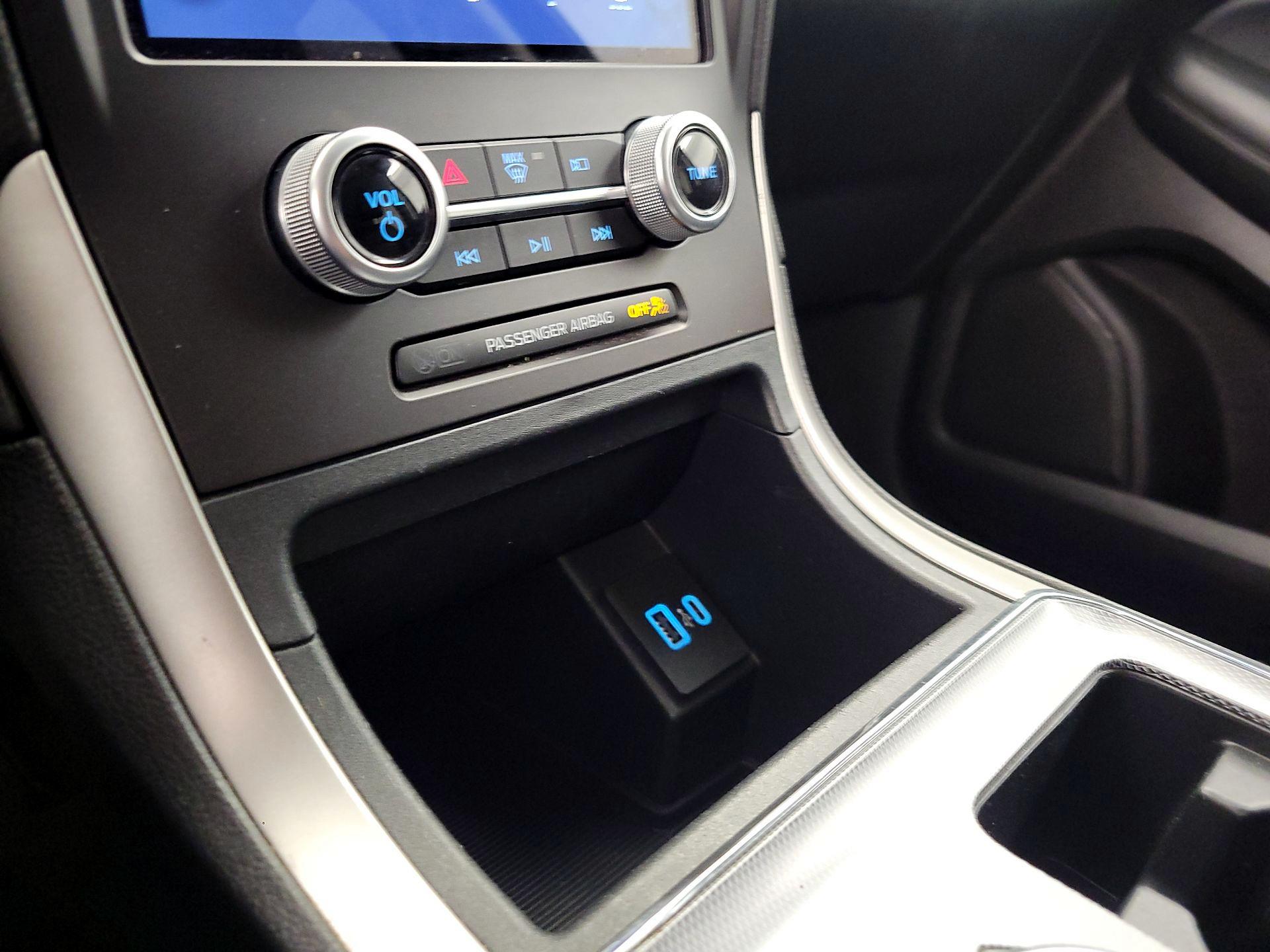 Thumbnail: 2021 Ford Edge - 19