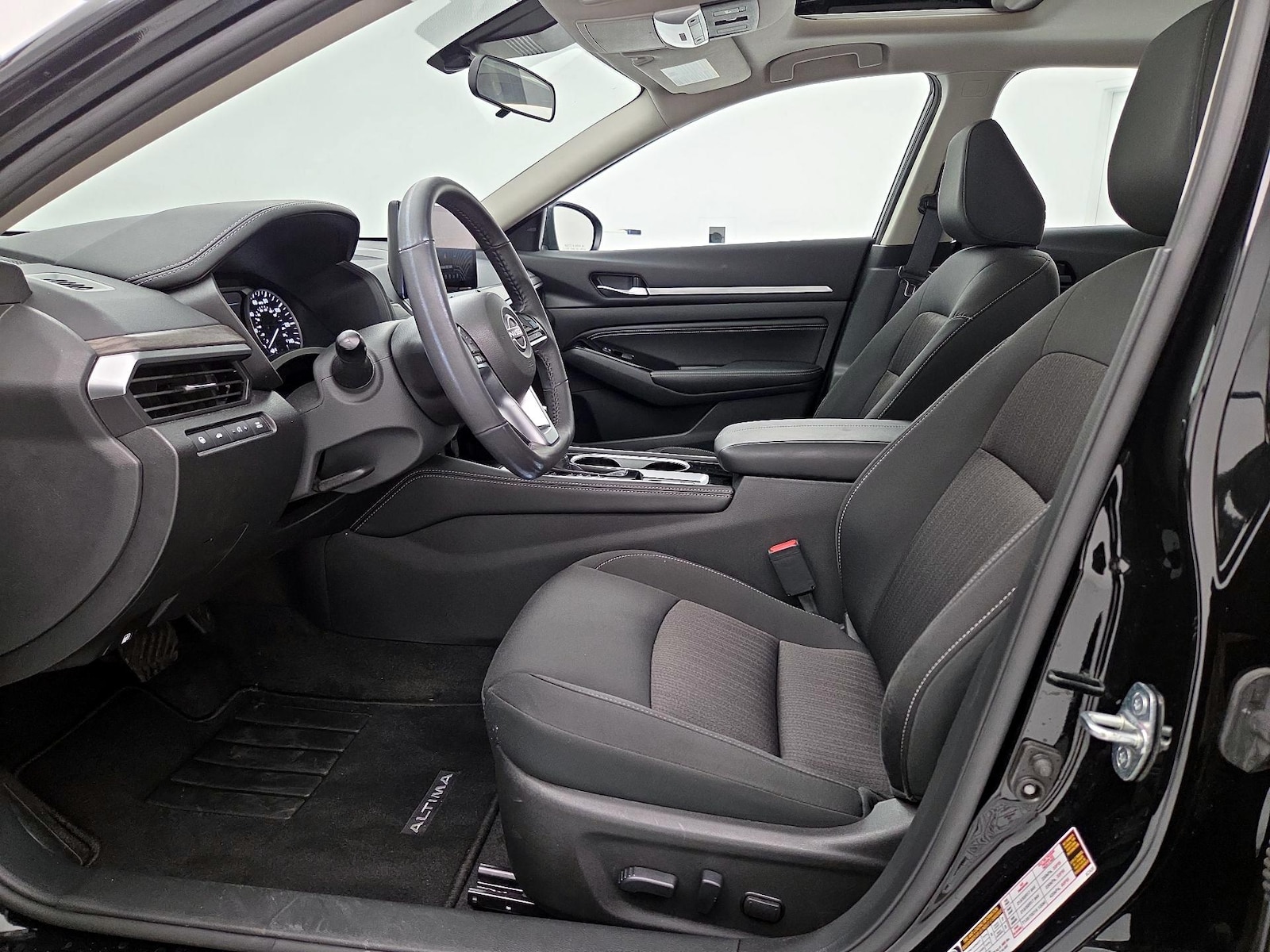 2023 Nissan Altima SV - Photo 12