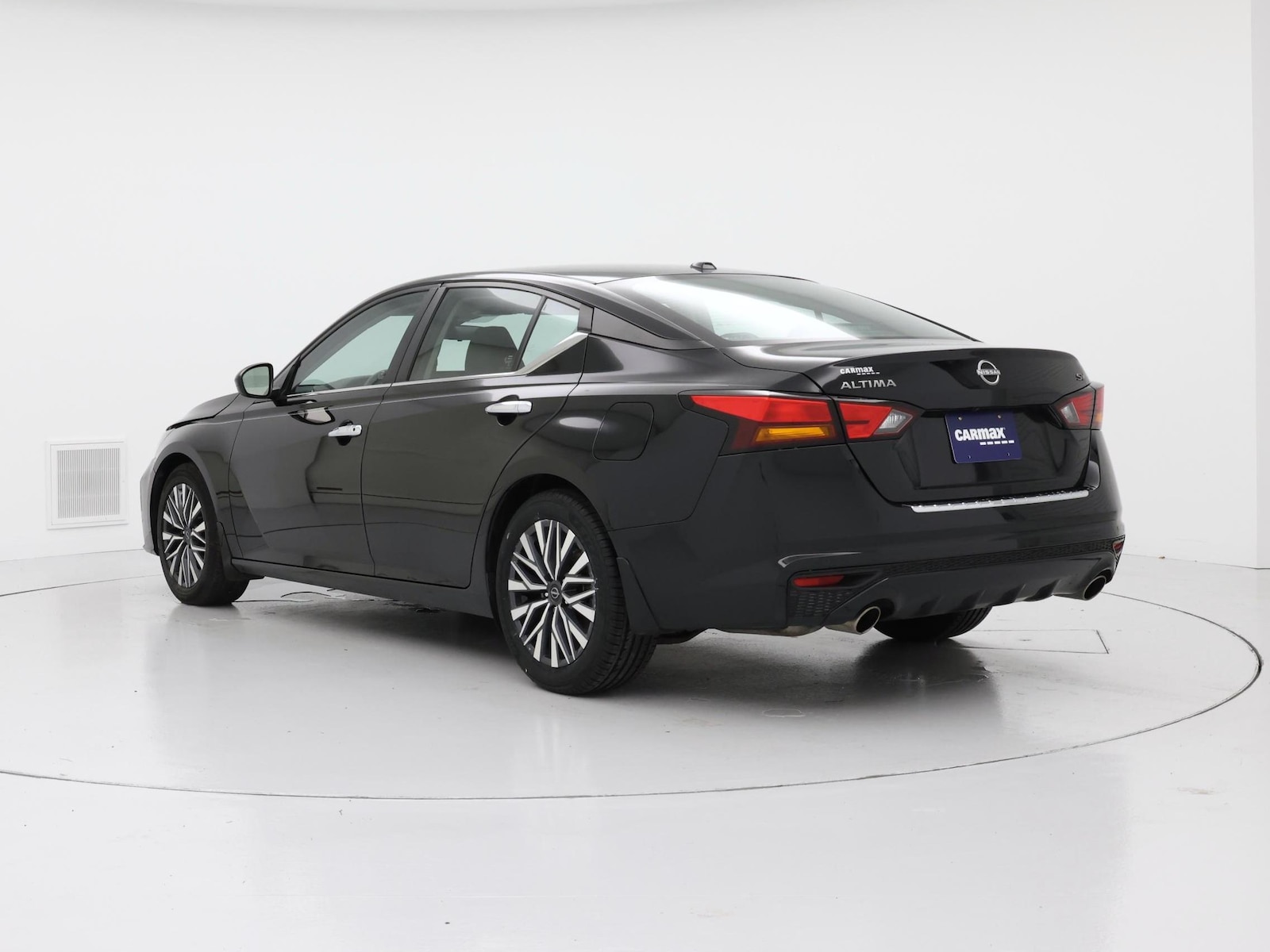 2023 Nissan Altima SV - Photo 3