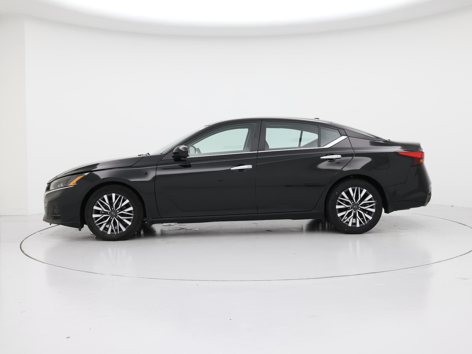 2023 Nissan Altima SV - Photo 4