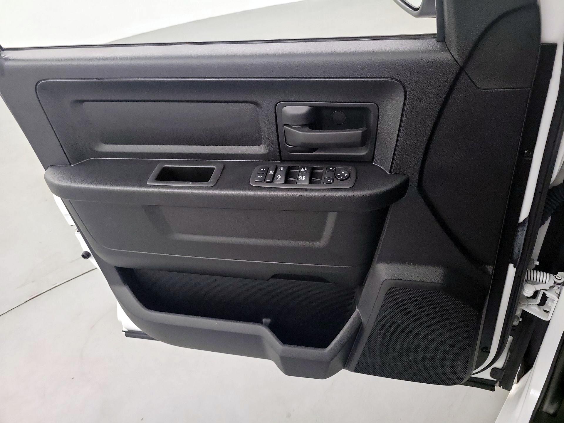Thumbnail: 2022 RAM 1500 Classic - 12
