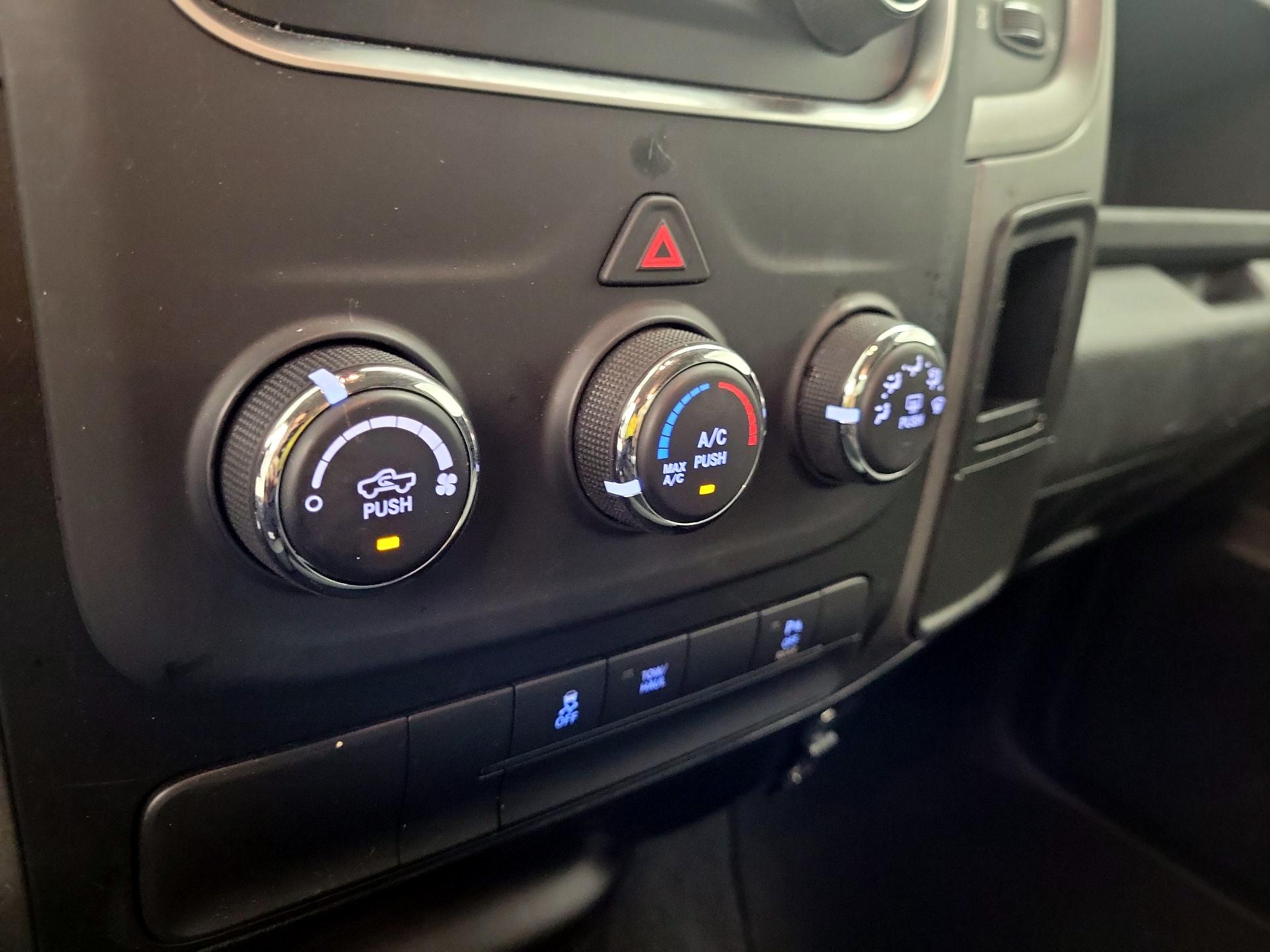 Thumbnail: 2022 RAM 1500 Classic - 16