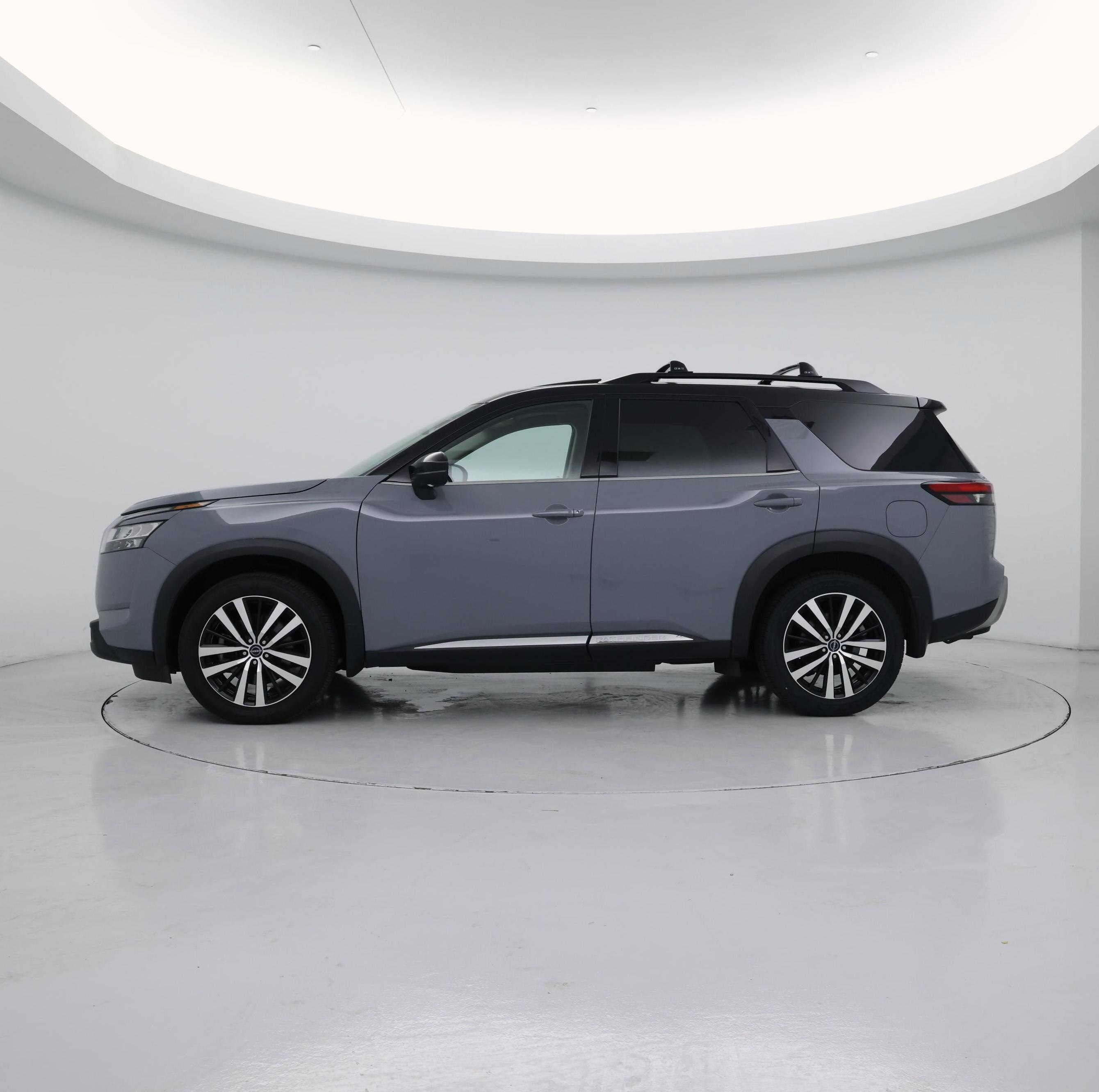 Thumbnail: 2023 Nissan Pathfinder - 3