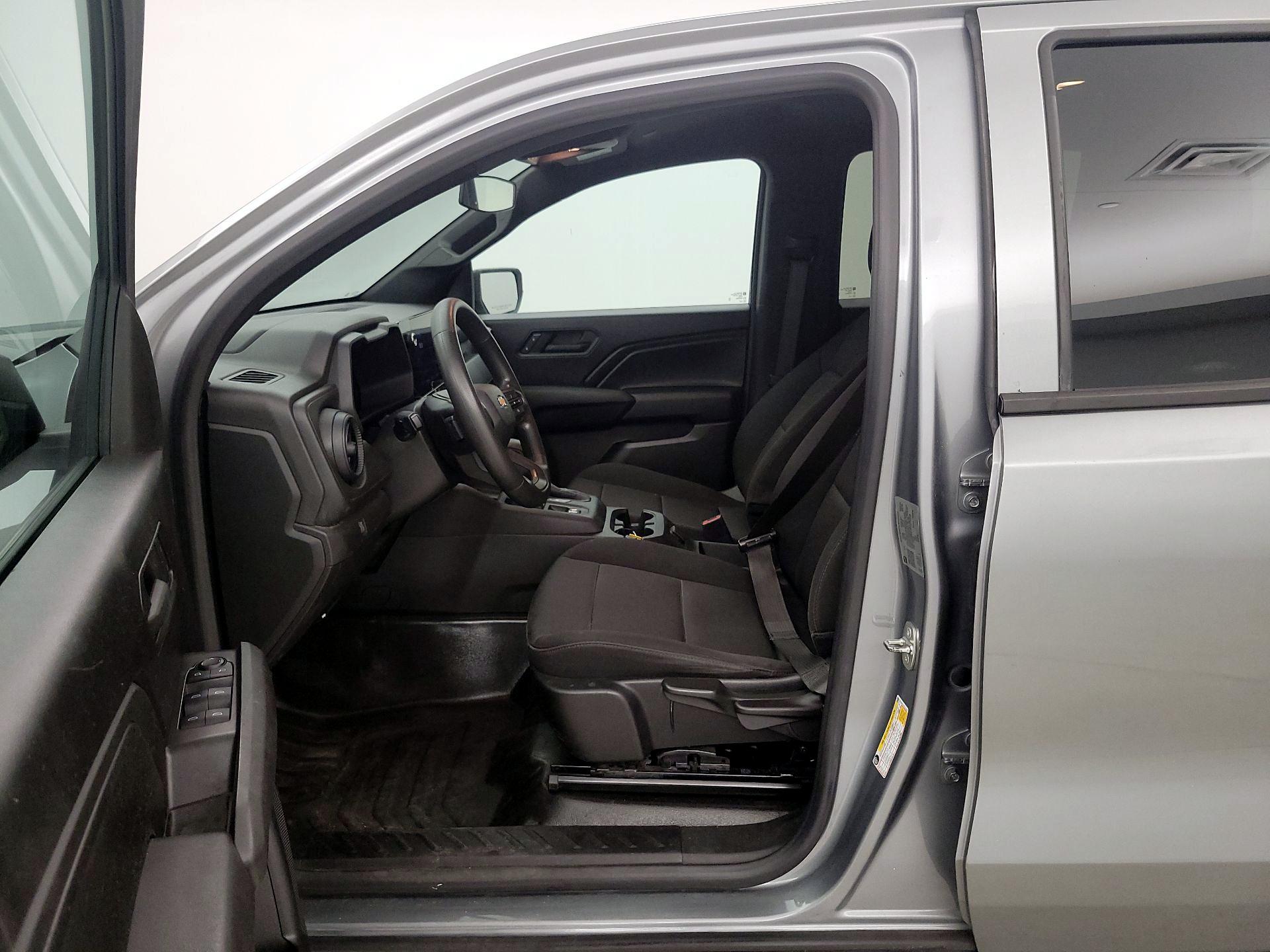 Thumbnail: 2023 Chevrolet Colorado - 9