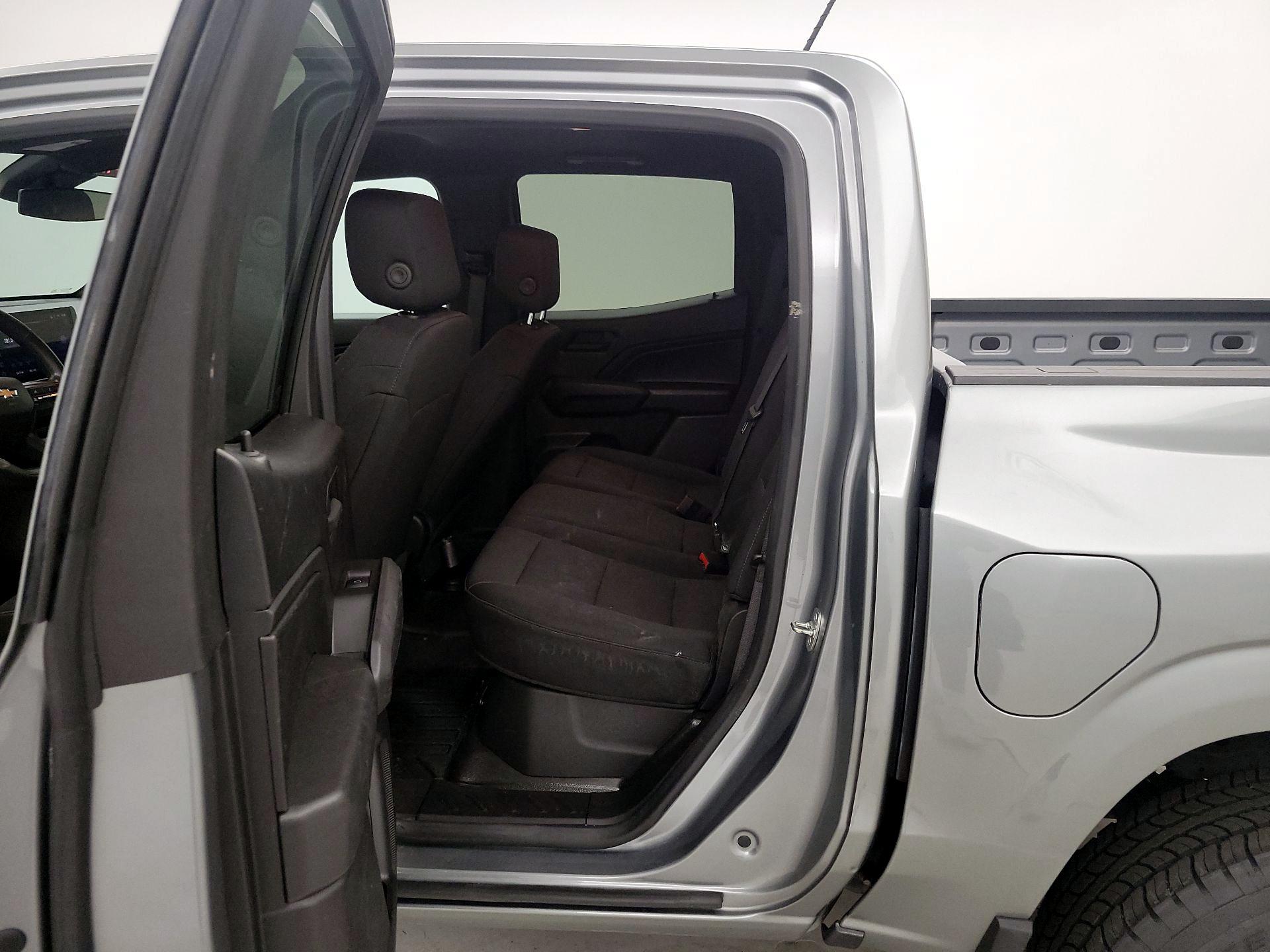 Thumbnail: 2023 Chevrolet Colorado - 16
