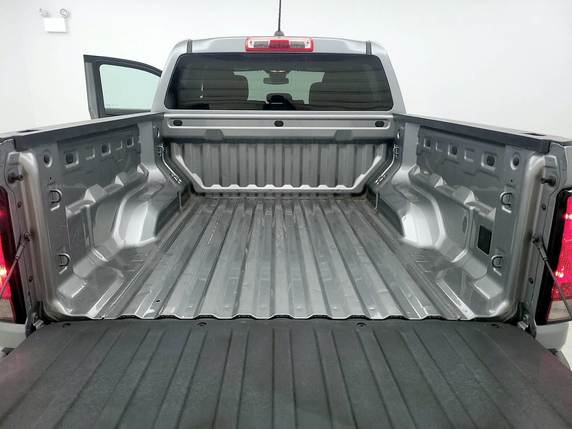 Thumbnail: 2023 Chevrolet Colorado - 17