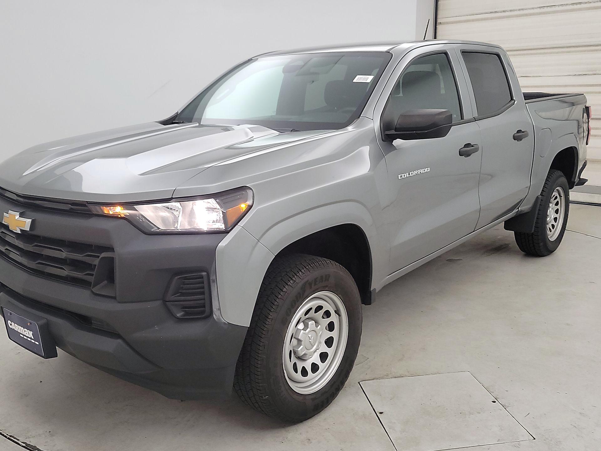 Thumbnail: 2023 Chevrolet Colorado - 3