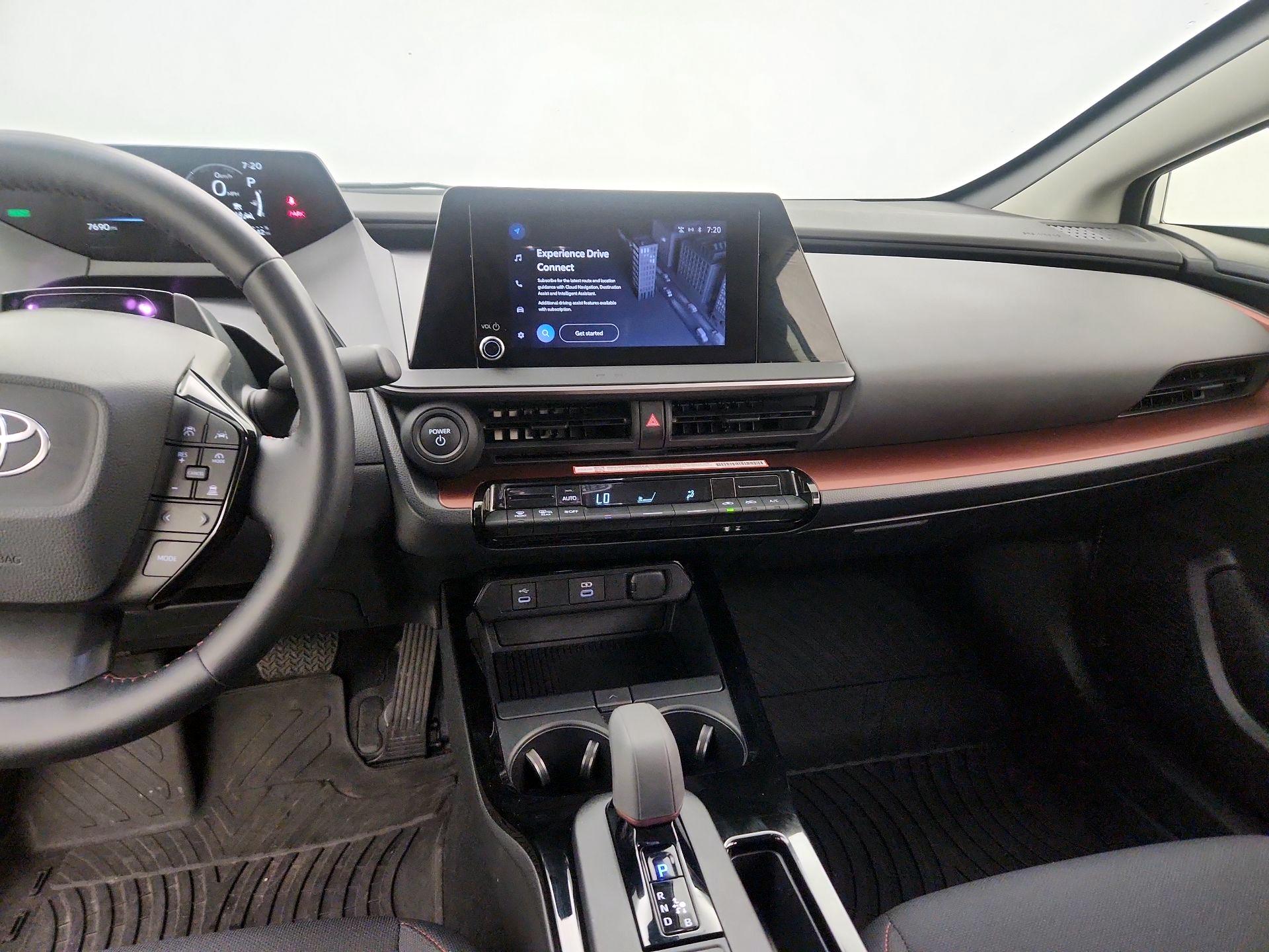 Thumbnail: 2024 Toyota Prius Prime - 9