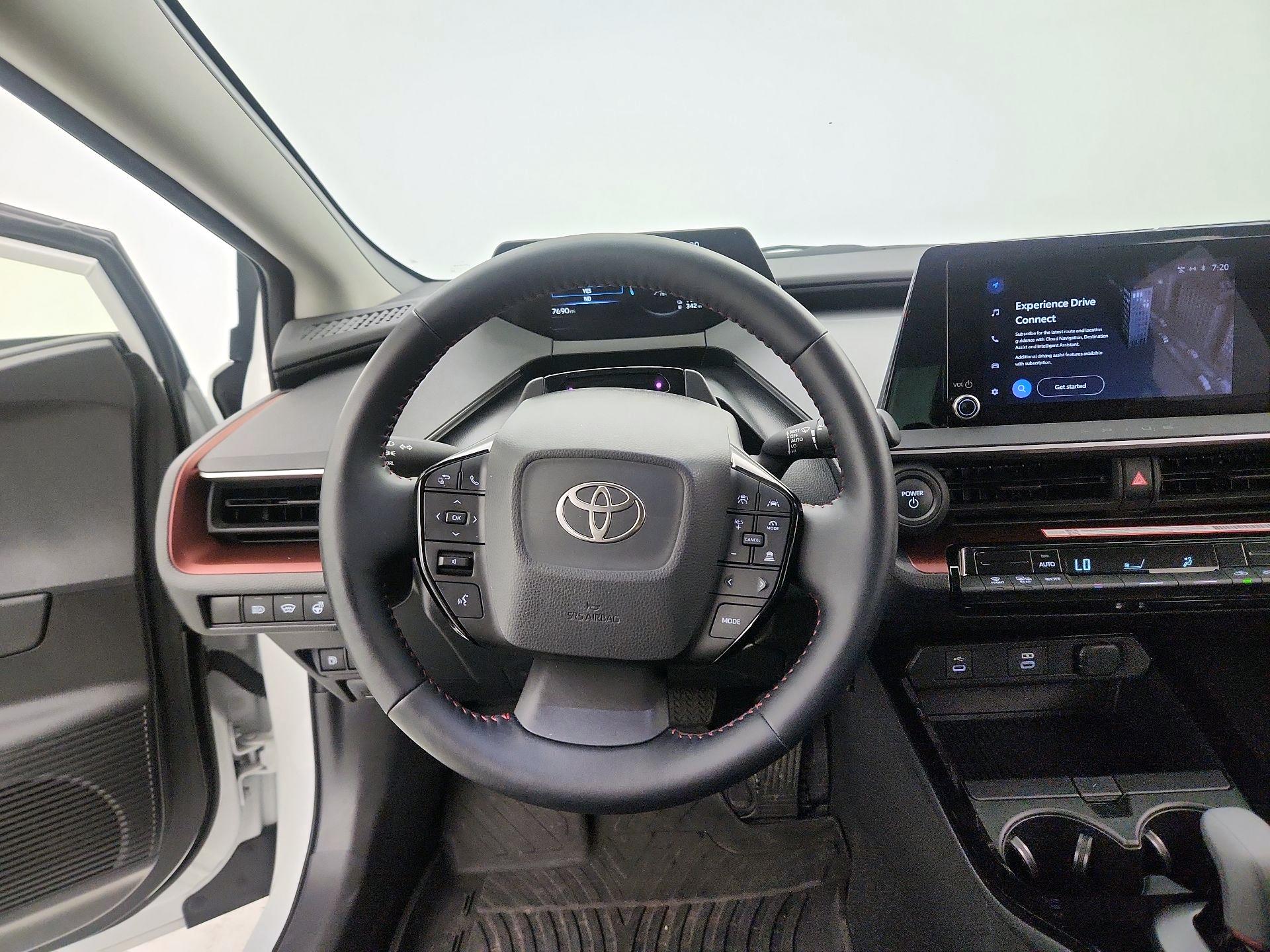 Thumbnail: 2024 Toyota Prius Prime - 10