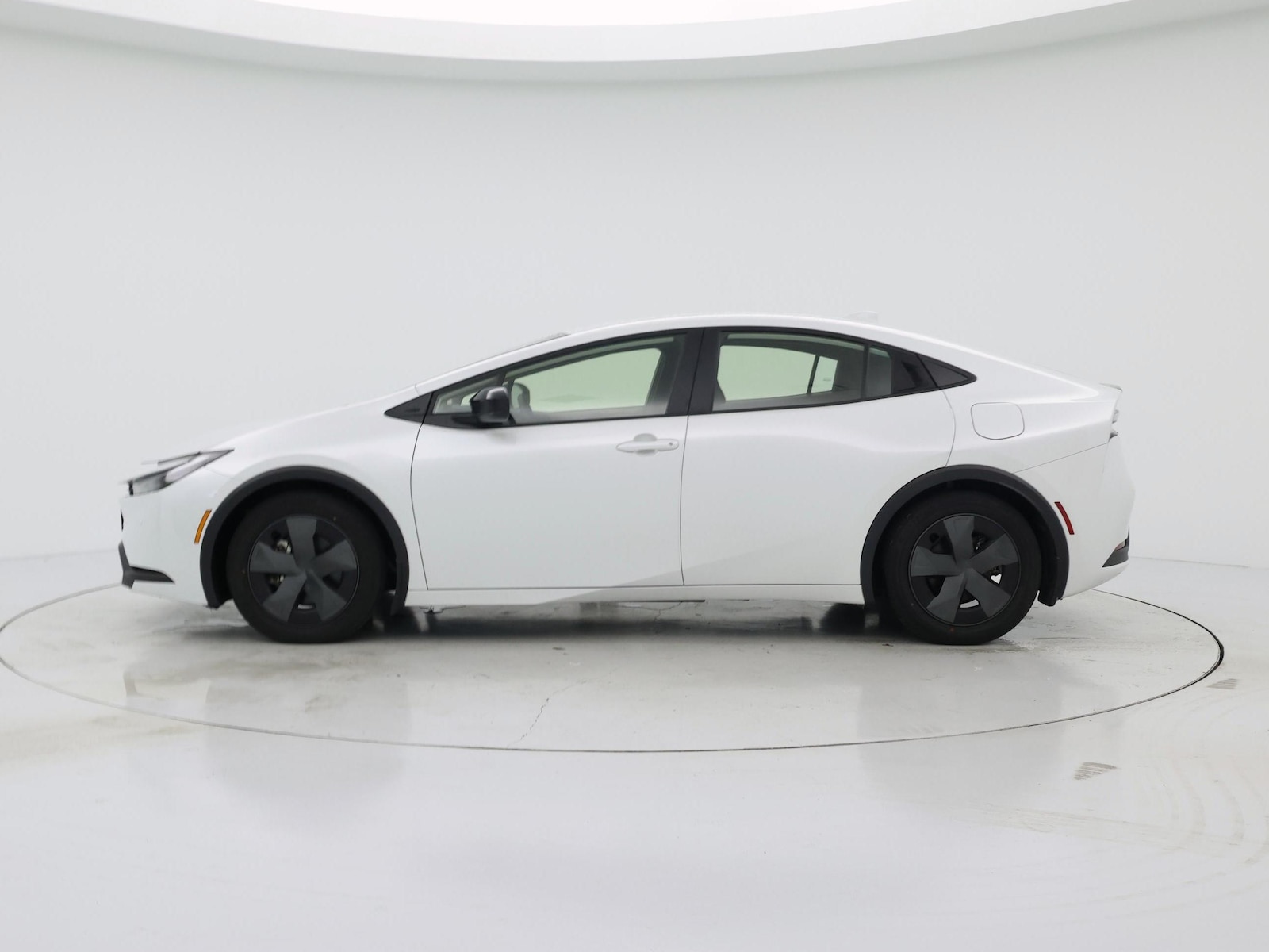 2024 Toyota Prius Prime SE - Photo 4