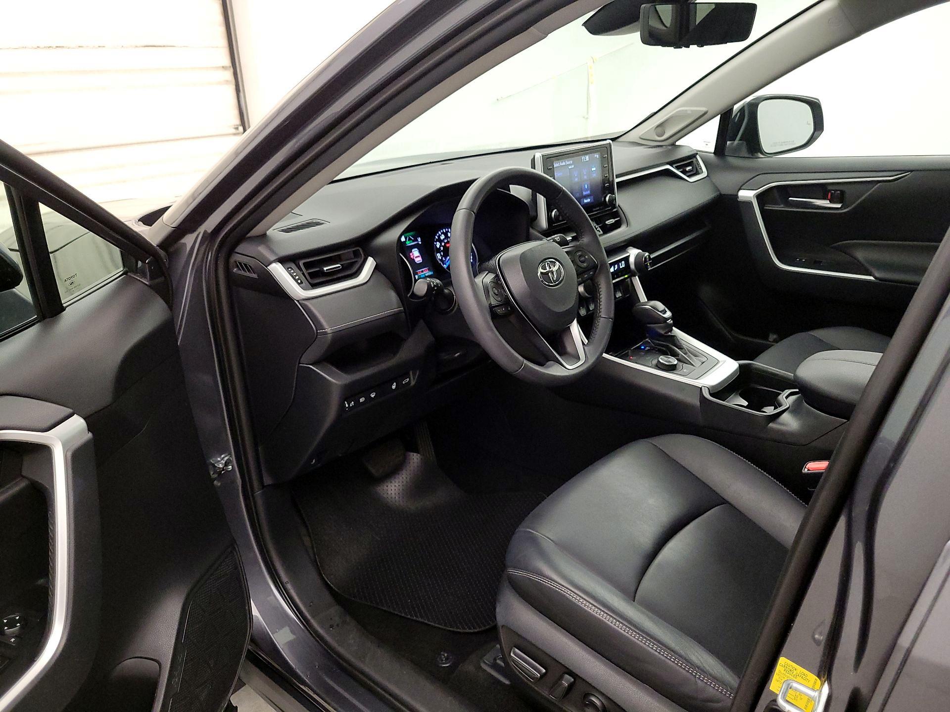 Thumbnail: 2021 Toyota RAV4 - 11
