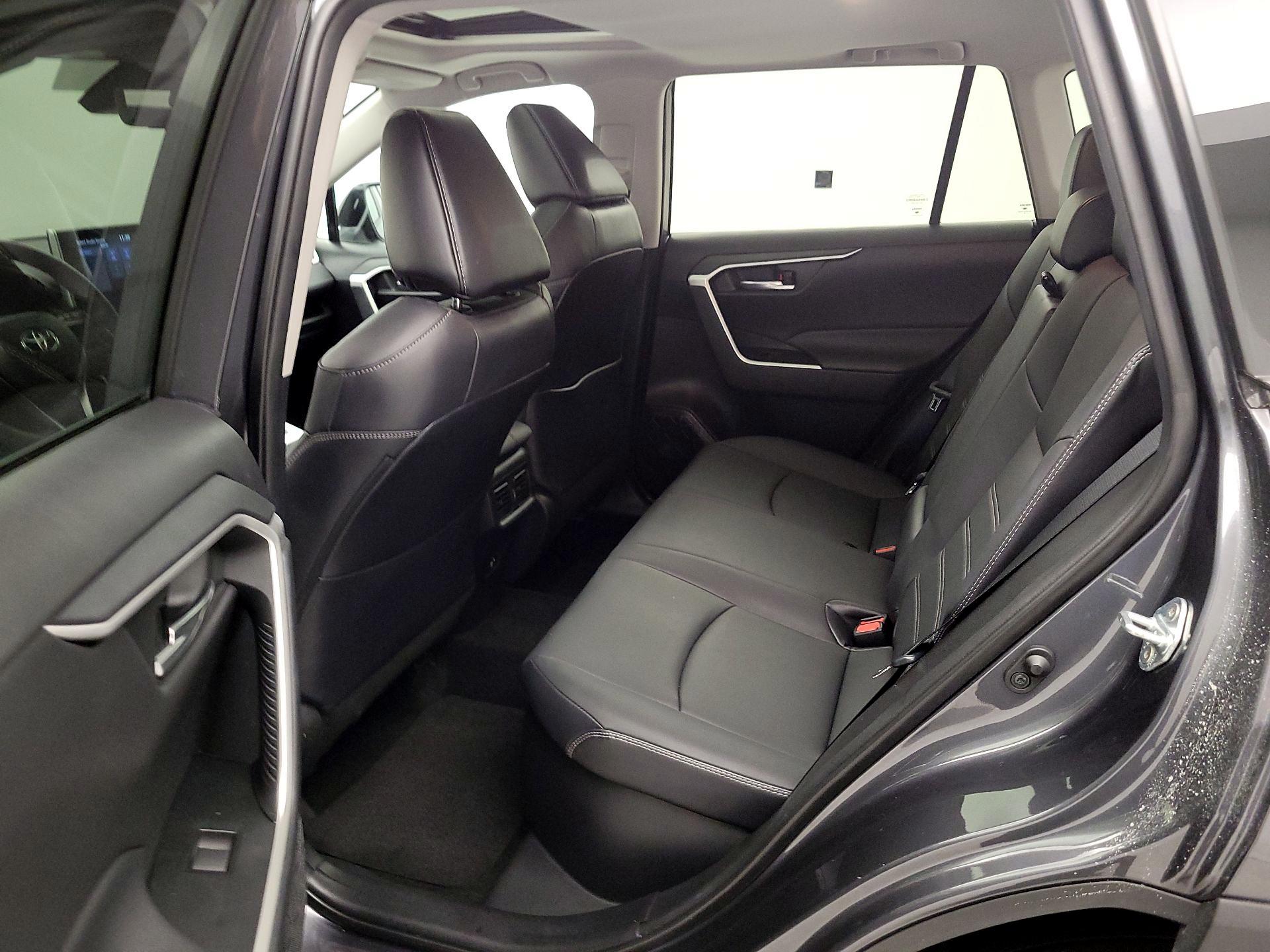 Thumbnail: 2021 Toyota RAV4 - 20