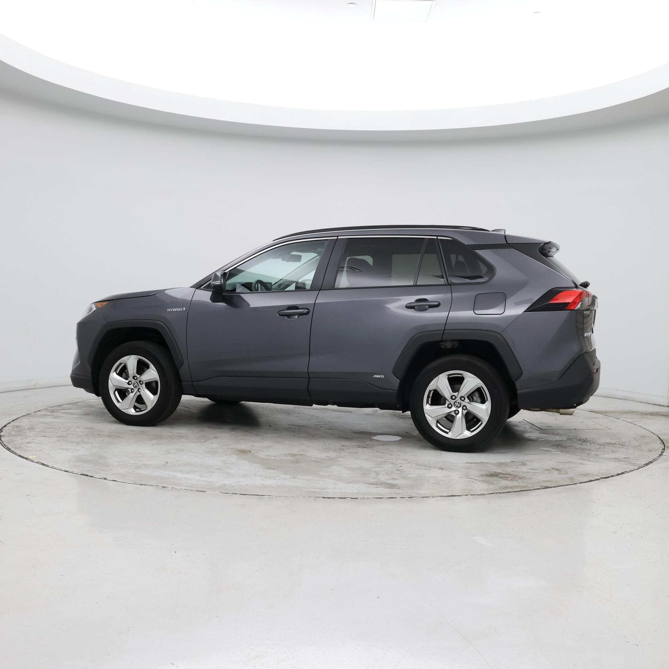 Thumbnail: 2021 Toyota RAV4 - 3