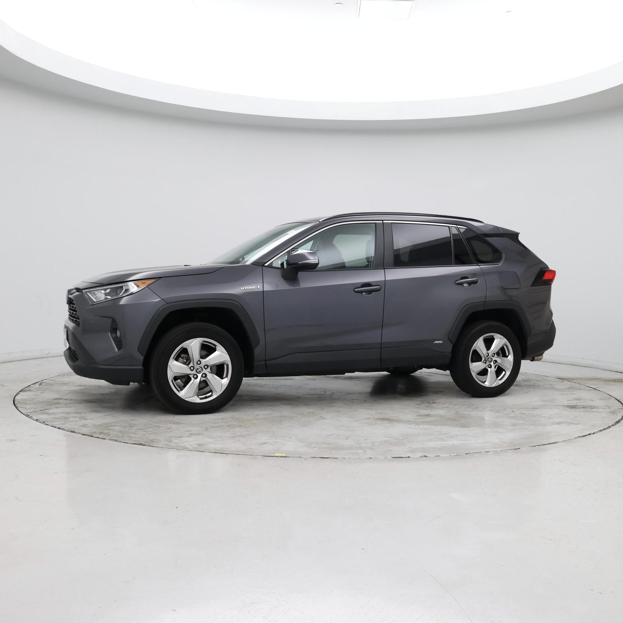 Thumbnail: 2021 Toyota RAV4 - 4