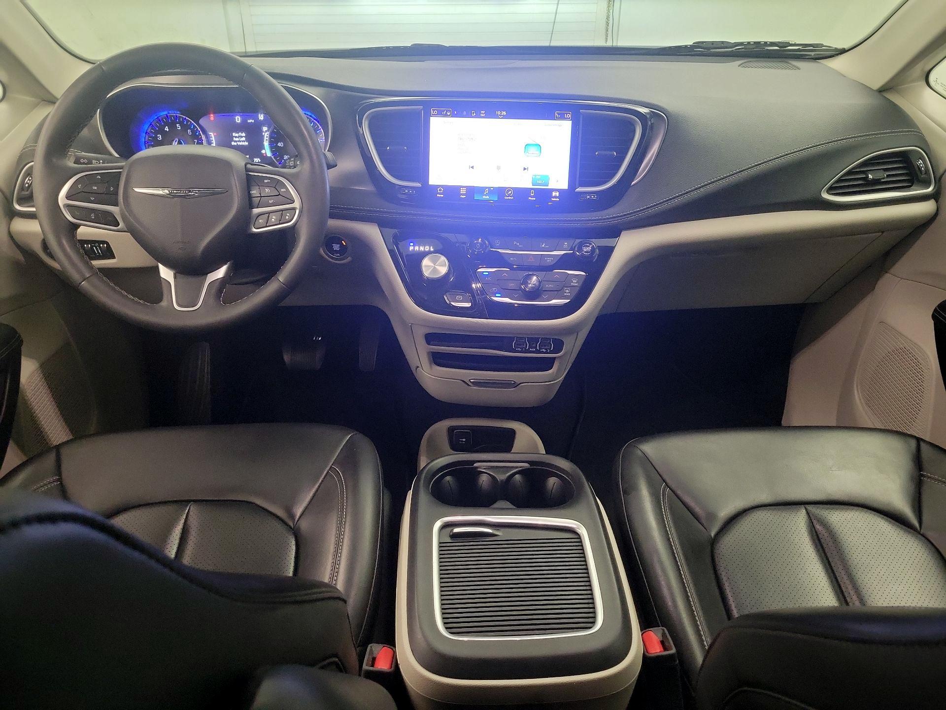 Thumbnail: 2023 Chrysler Pacifica - 9