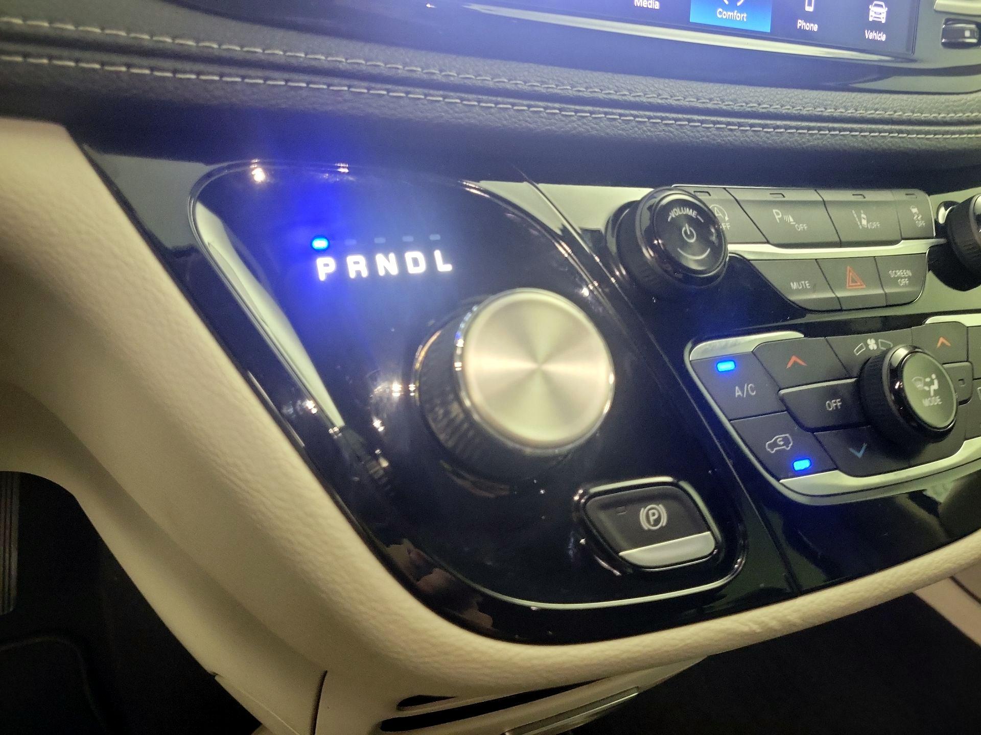 Thumbnail: 2023 Chrysler Pacifica - 17