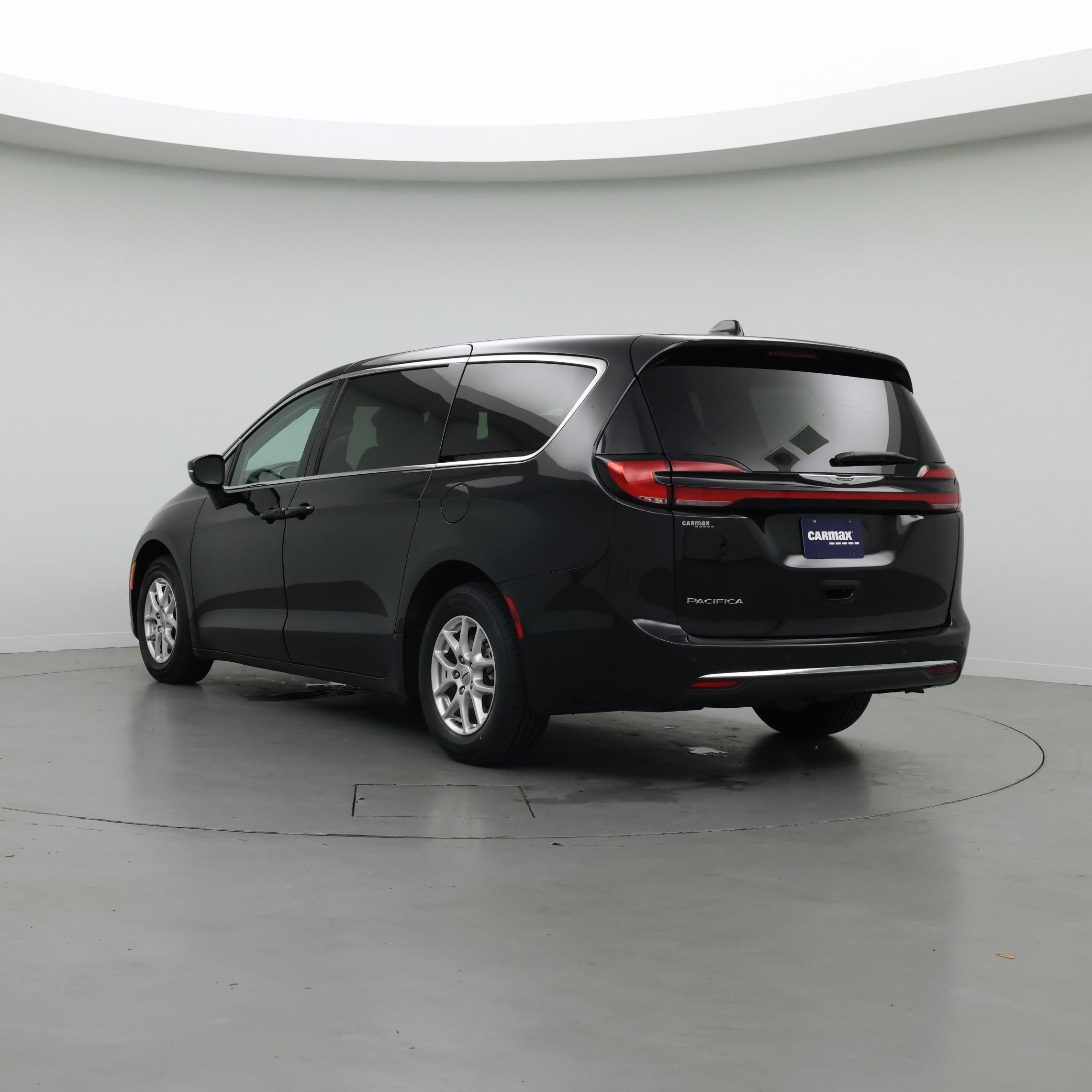 Thumbnail: 2023 Chrysler Pacifica - 2