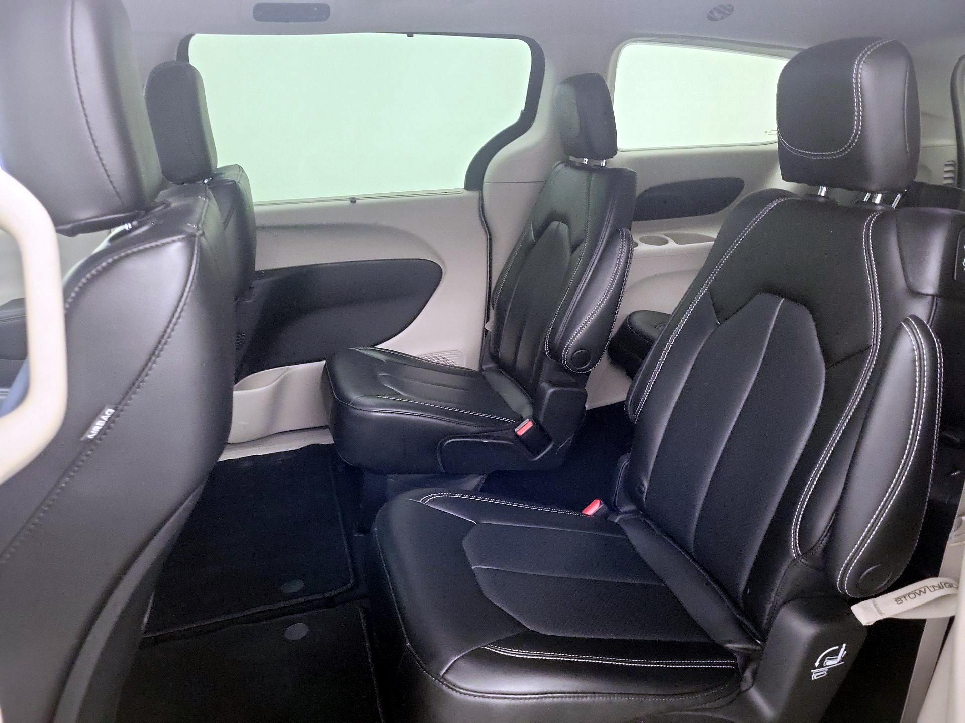 Thumbnail: 2023 Chrysler Pacifica - 19