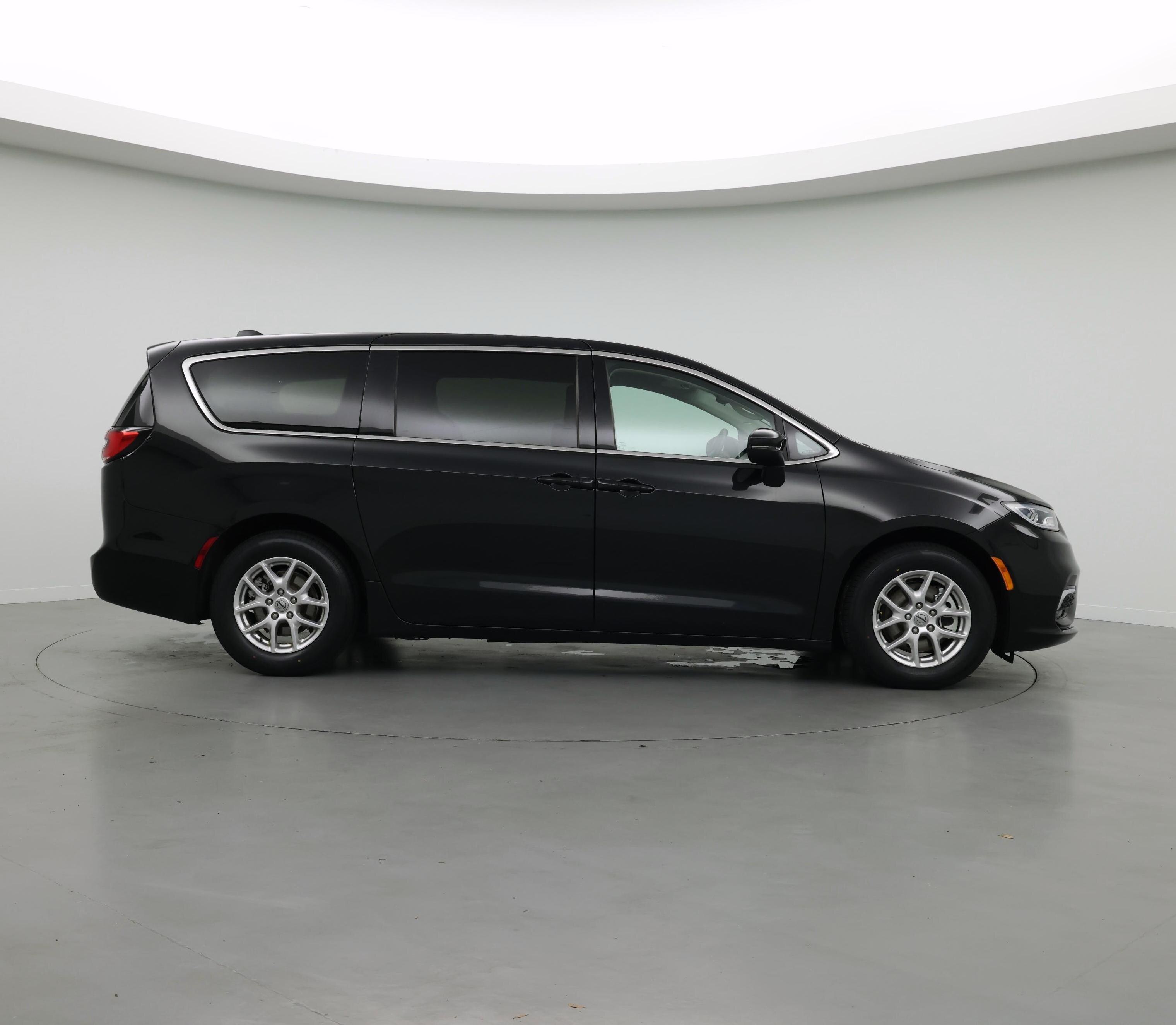Thumbnail: 2023 Chrysler Pacifica - 7