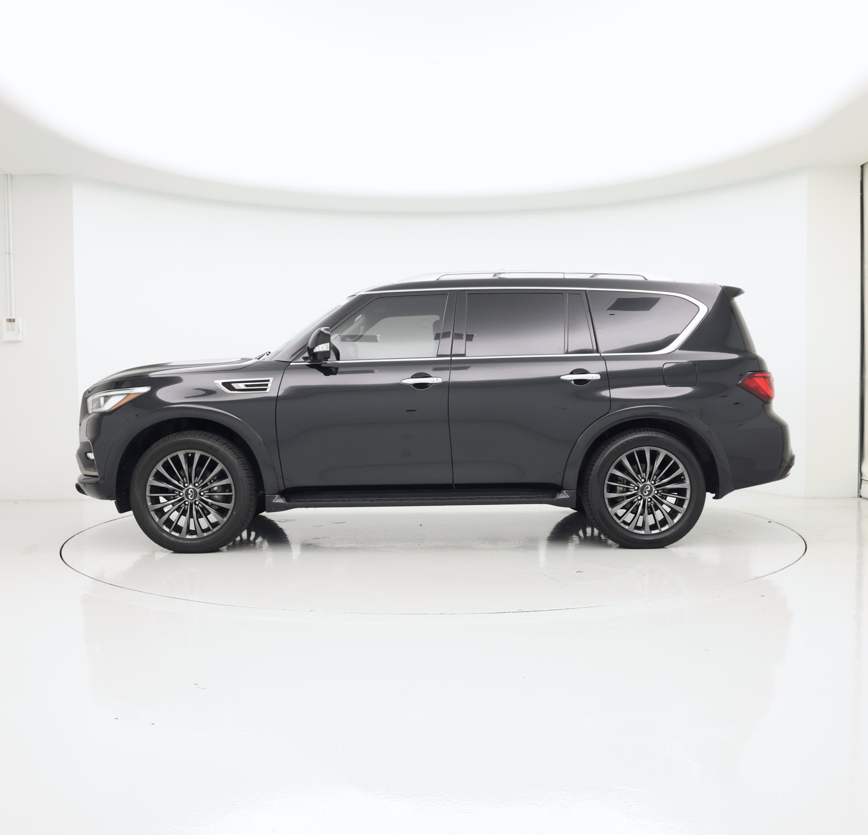 Thumbnail: 2023 INFINITI QX80 - 3