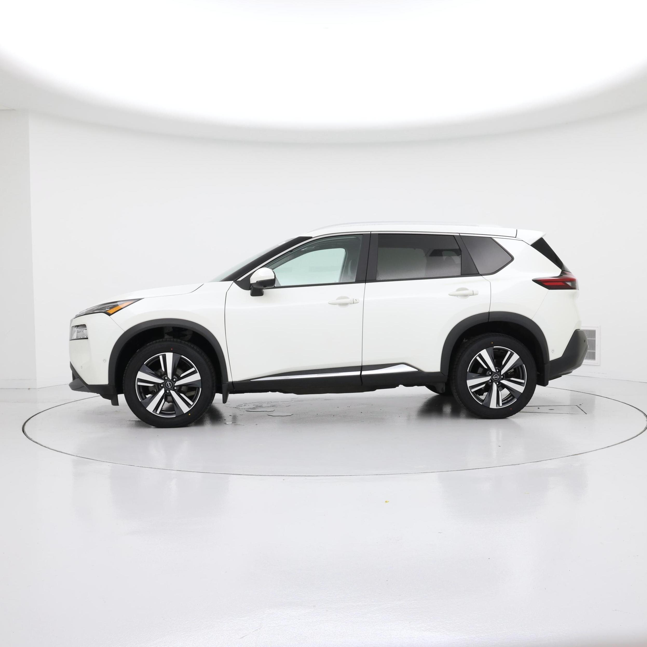 Thumbnail: 2023 Nissan Rogue - 3