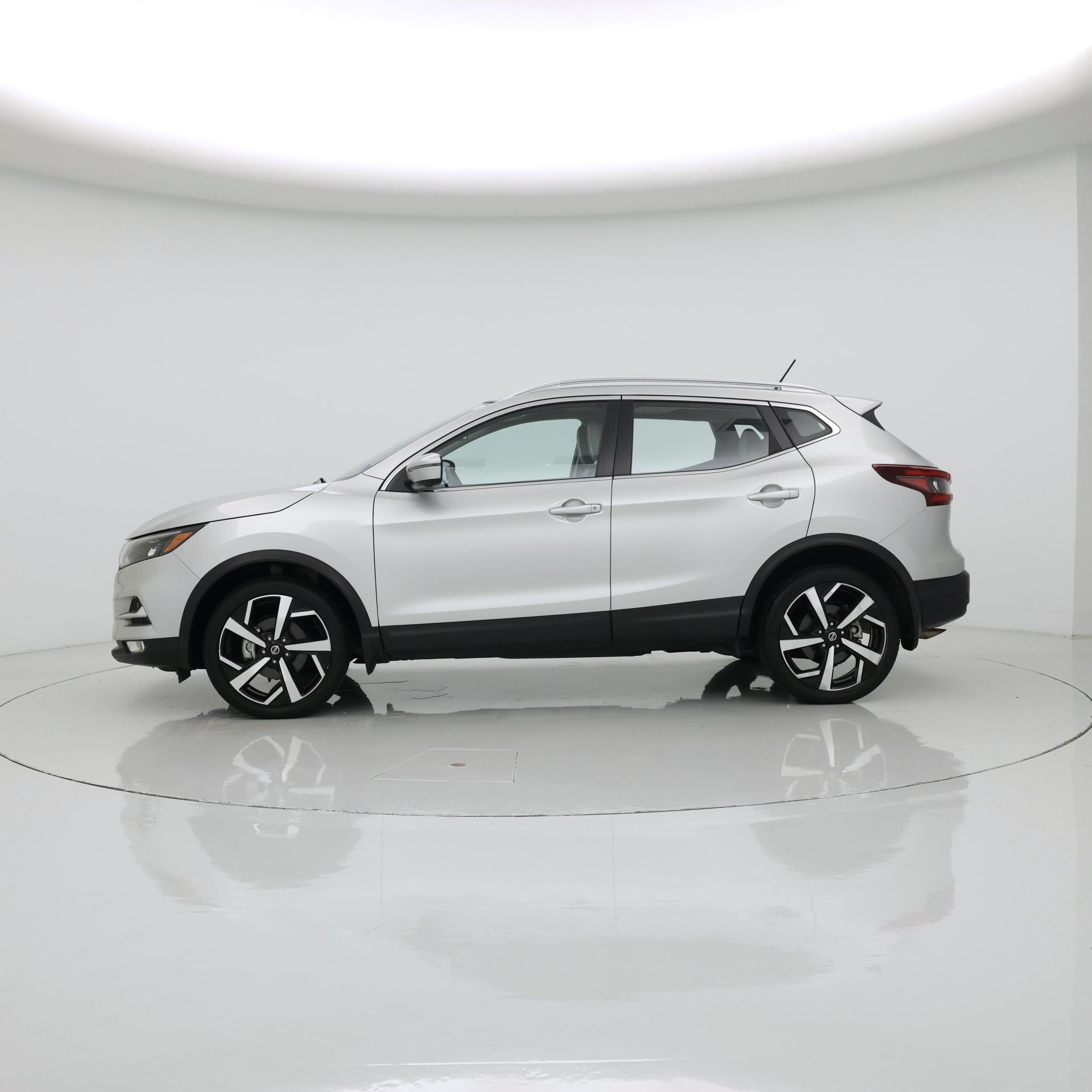 Thumbnail: 2022 Nissan Rogue Sport - 3