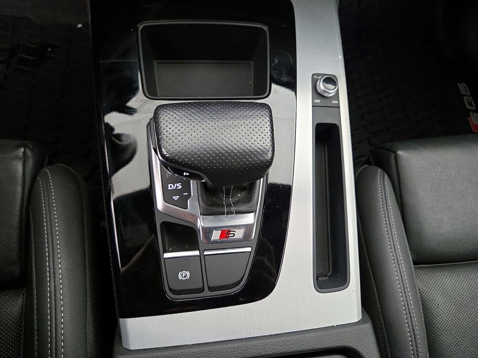 2021 Audi SQ5 Prestige - Photo 18