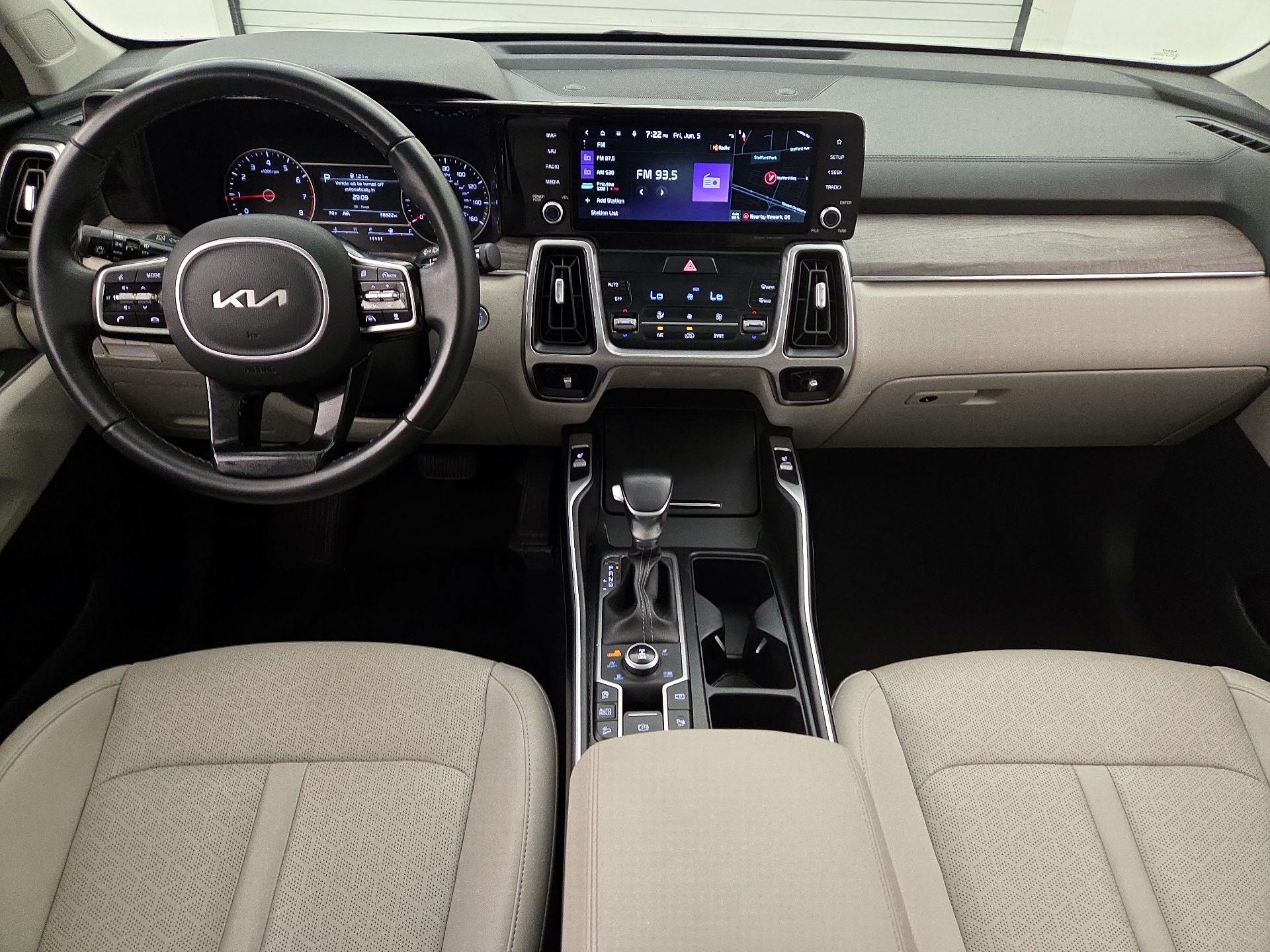 Thumbnail: 2022 Kia Sorento - 9